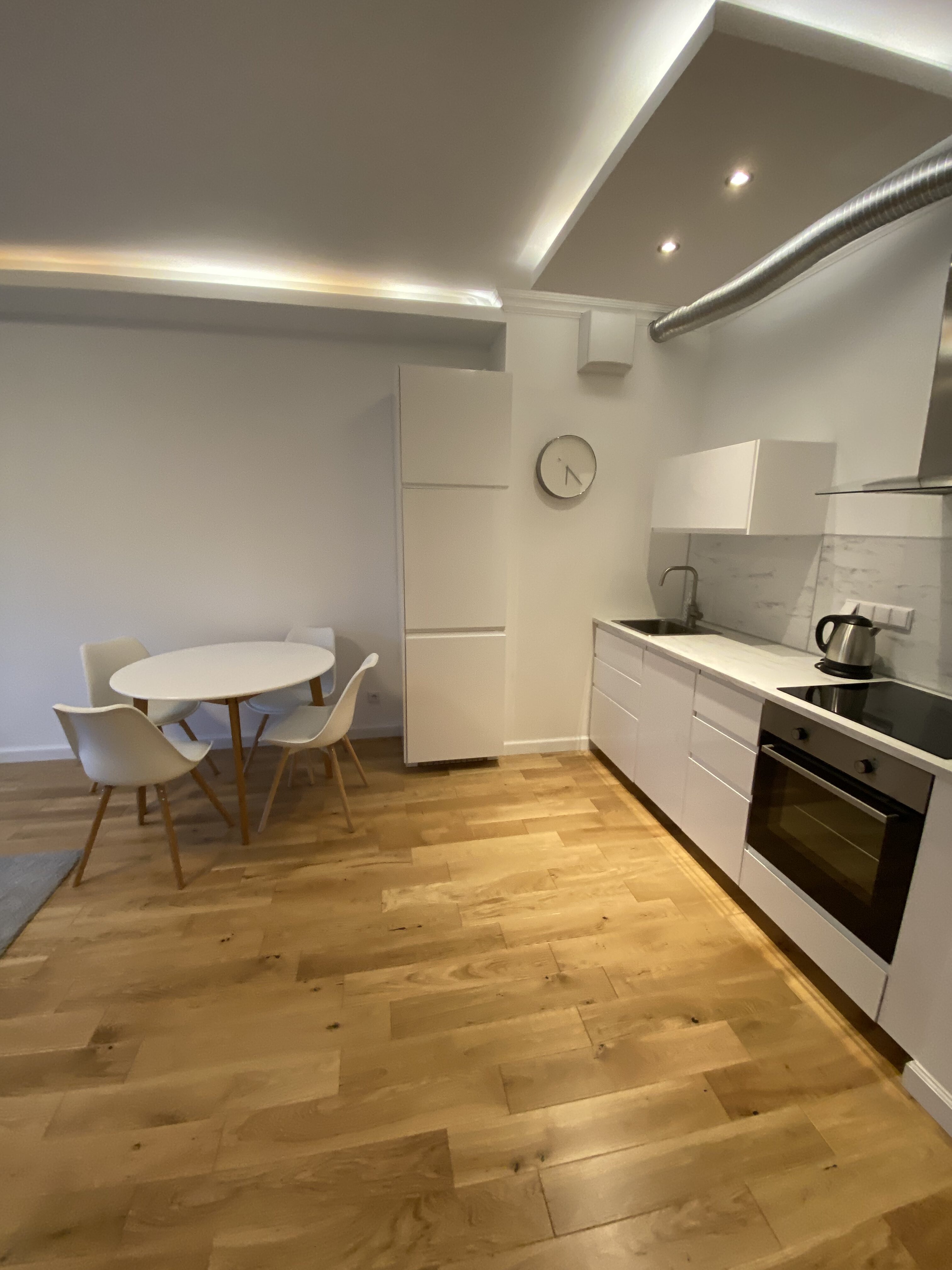 2 rooms apartment in ILUMINO estate — photo 4
