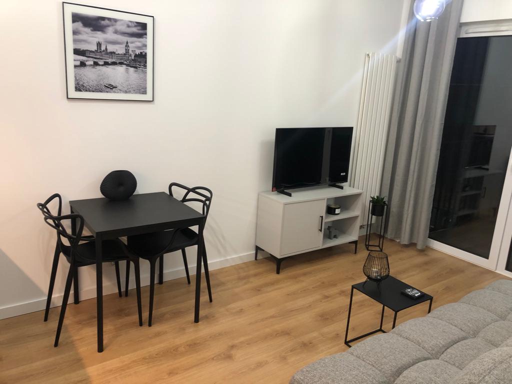 Small 2 rooms apartment in NEW building — photo 4
