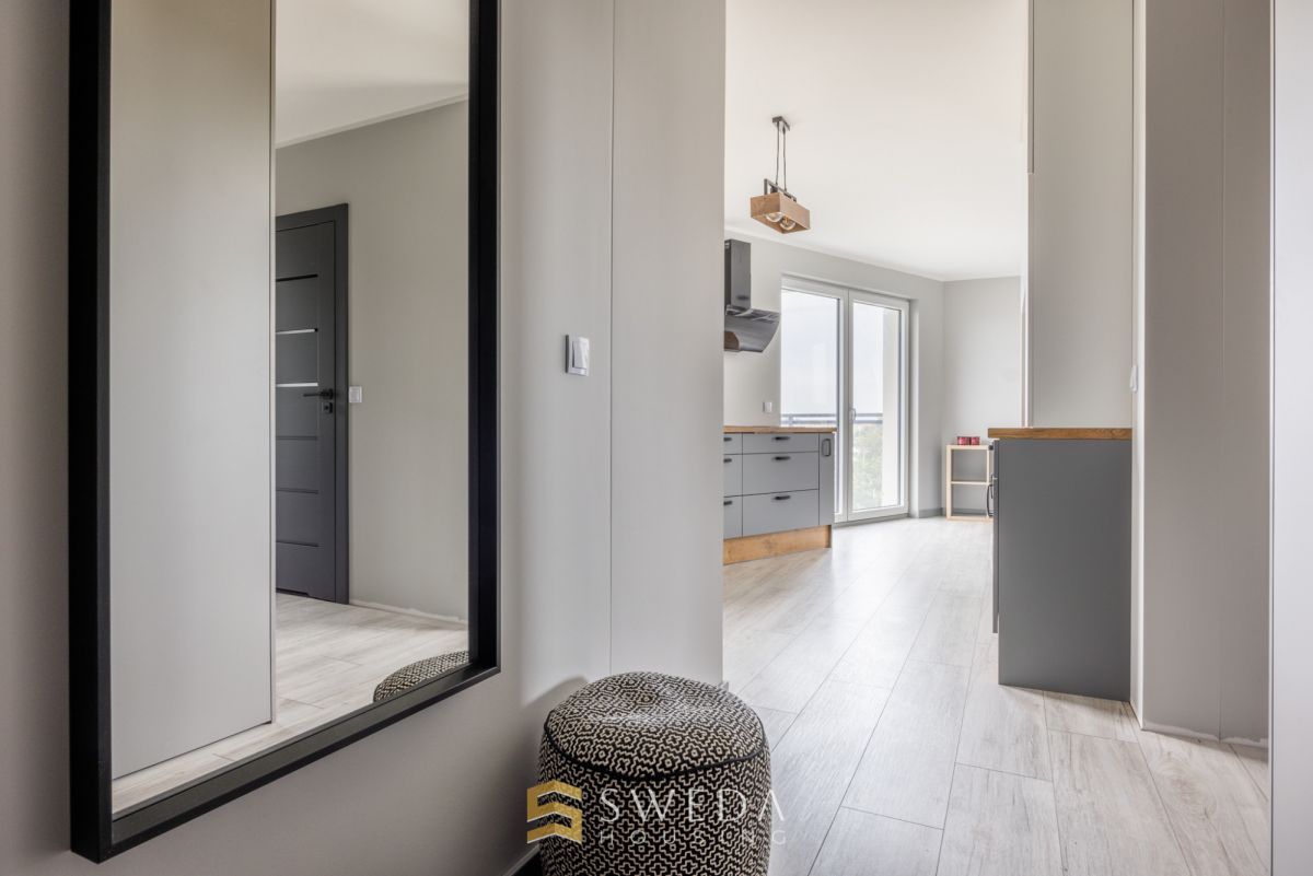 Spacious 4-Room Apartment in Gdańsk Letnica | photo 2