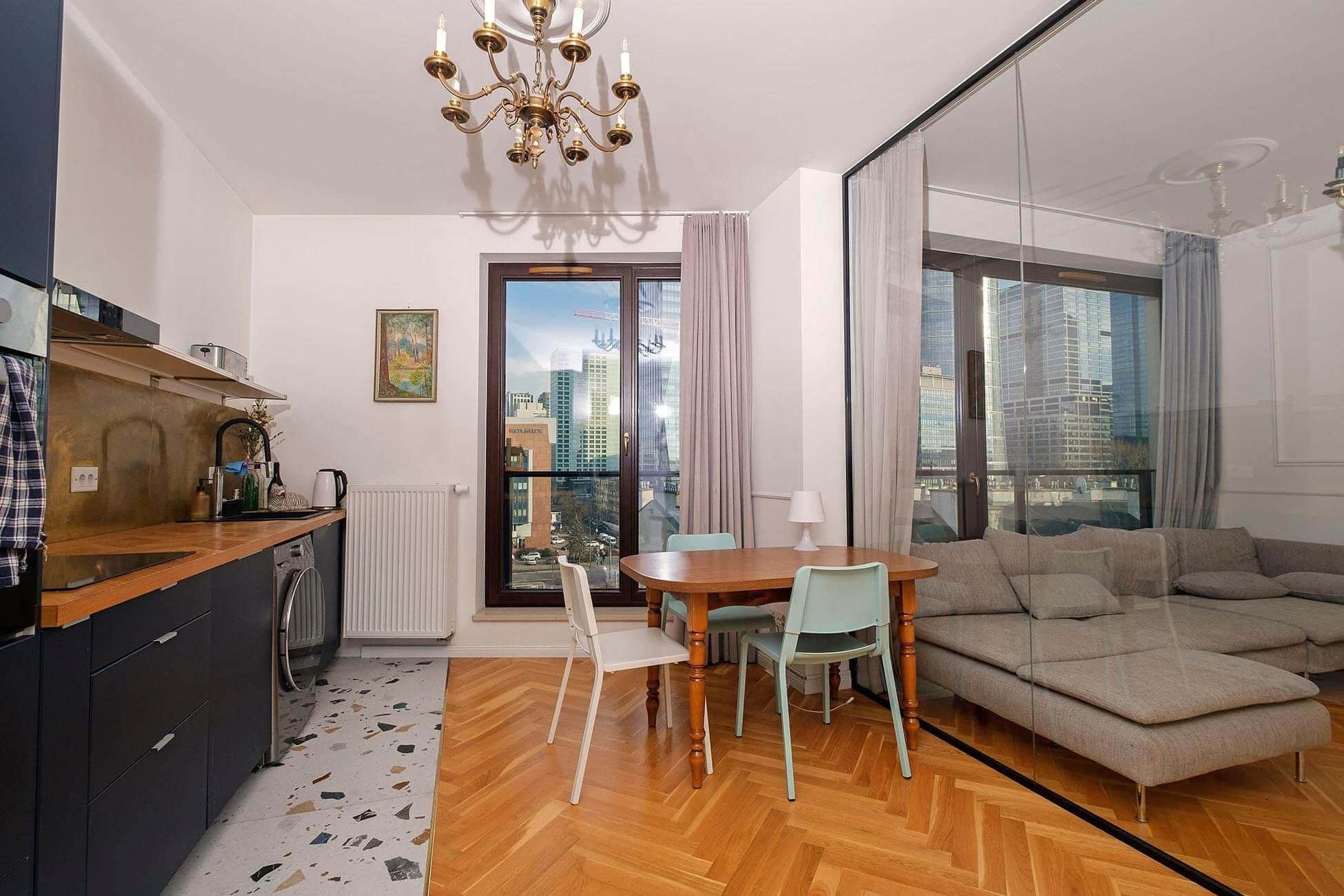 SPACIOUS 3-room apartment close to Rondo Daszyńskiego, Wola, Warsaw