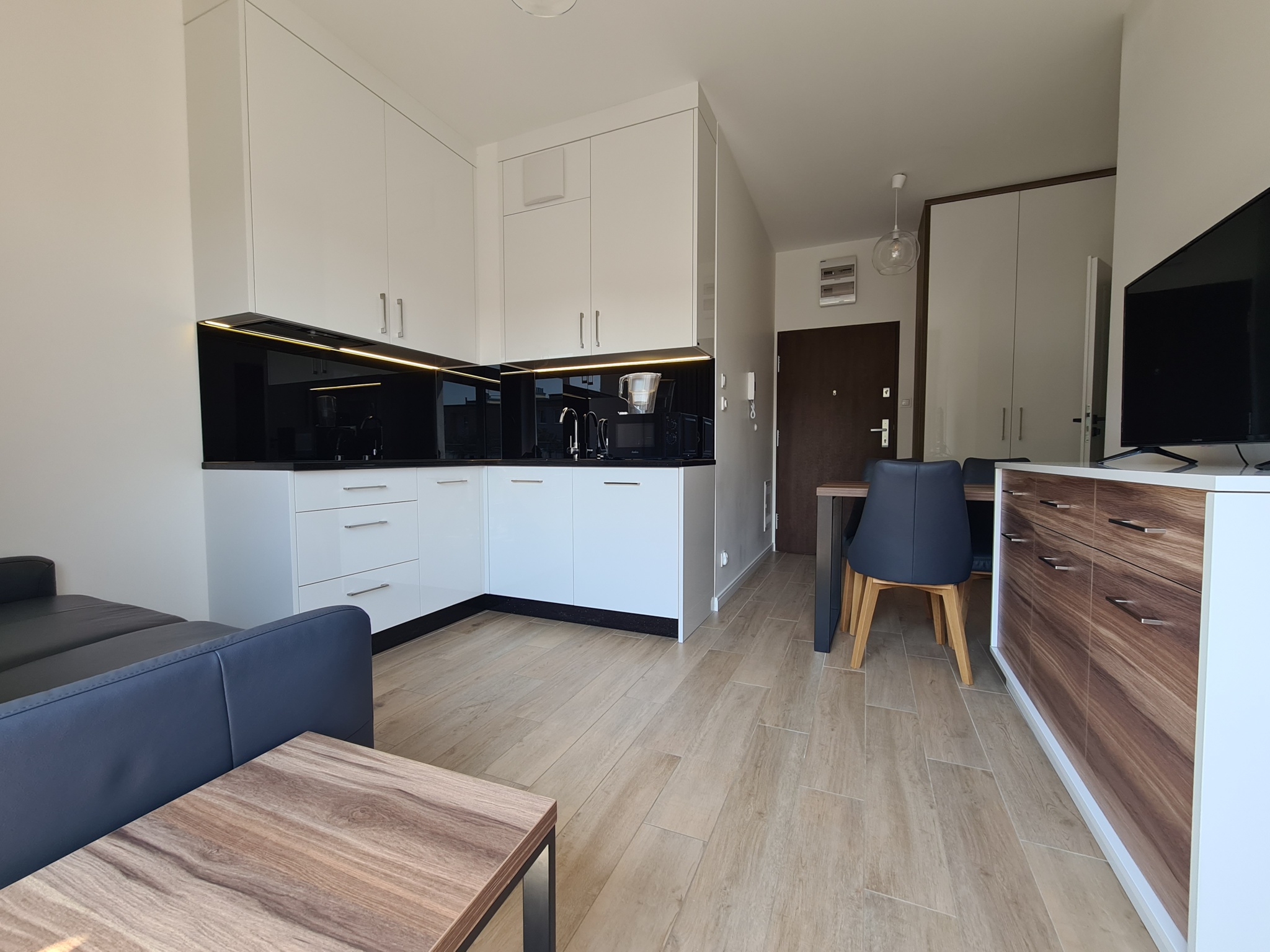 MODERN 2-room apartment with balcony in OCHOTA DISTRICT near WUM