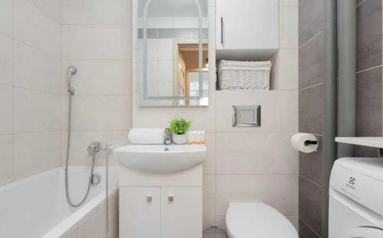 2 room apartment 40 m² in Warsaw, Poland