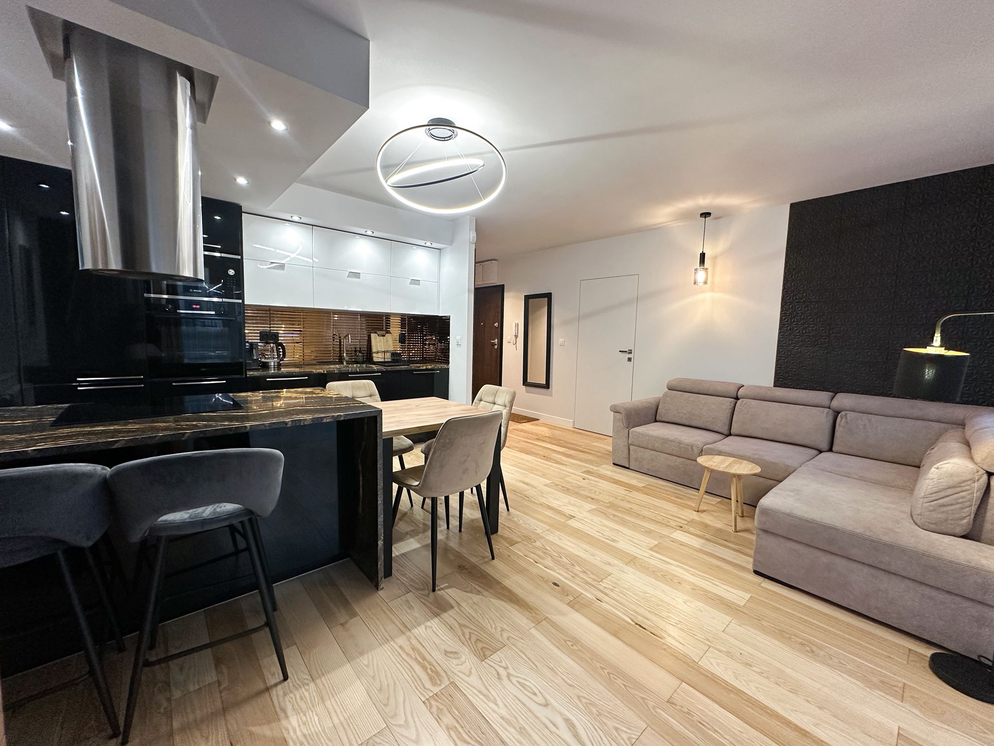 Appartamento di alto livello con grande terrazza a Łódź