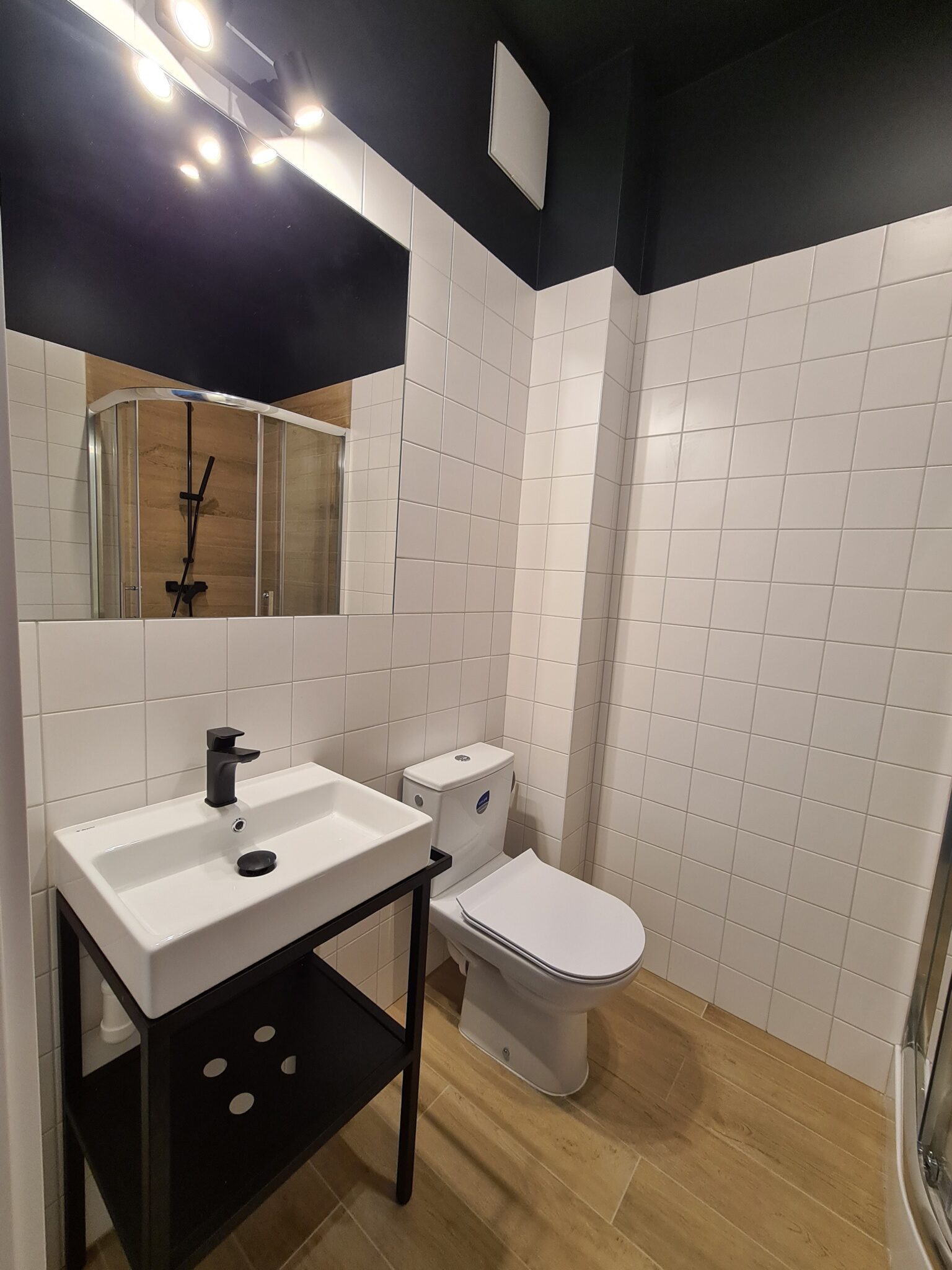 APPARTEMENT MODERNE 2 PIÈCES AVEC BALCON PROCHE WUM, OCHOTA