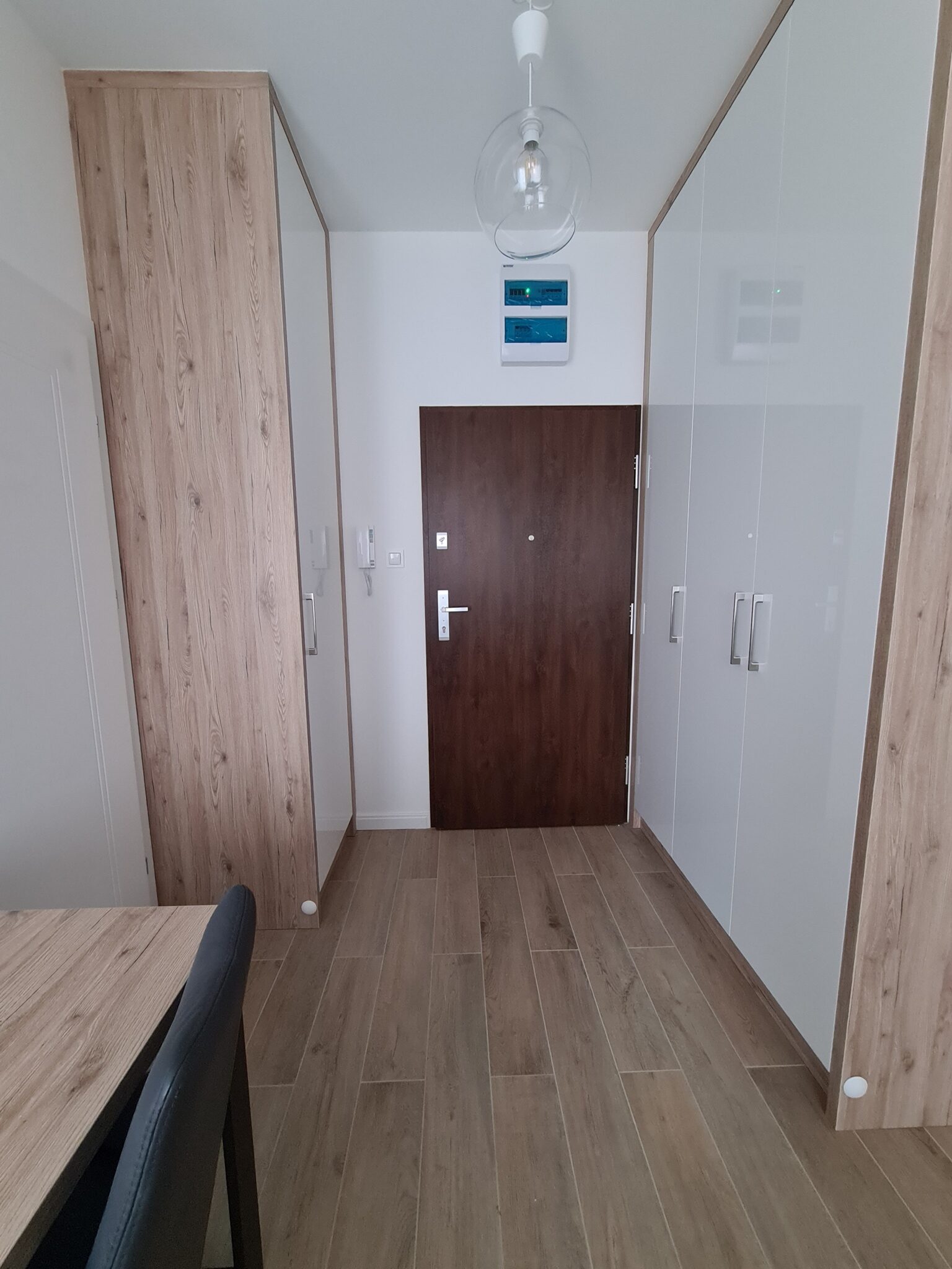 APPARTEMENT MODERNE 2 PIÈCES AVEC BALCON PROCHE WUM, OCHOTA