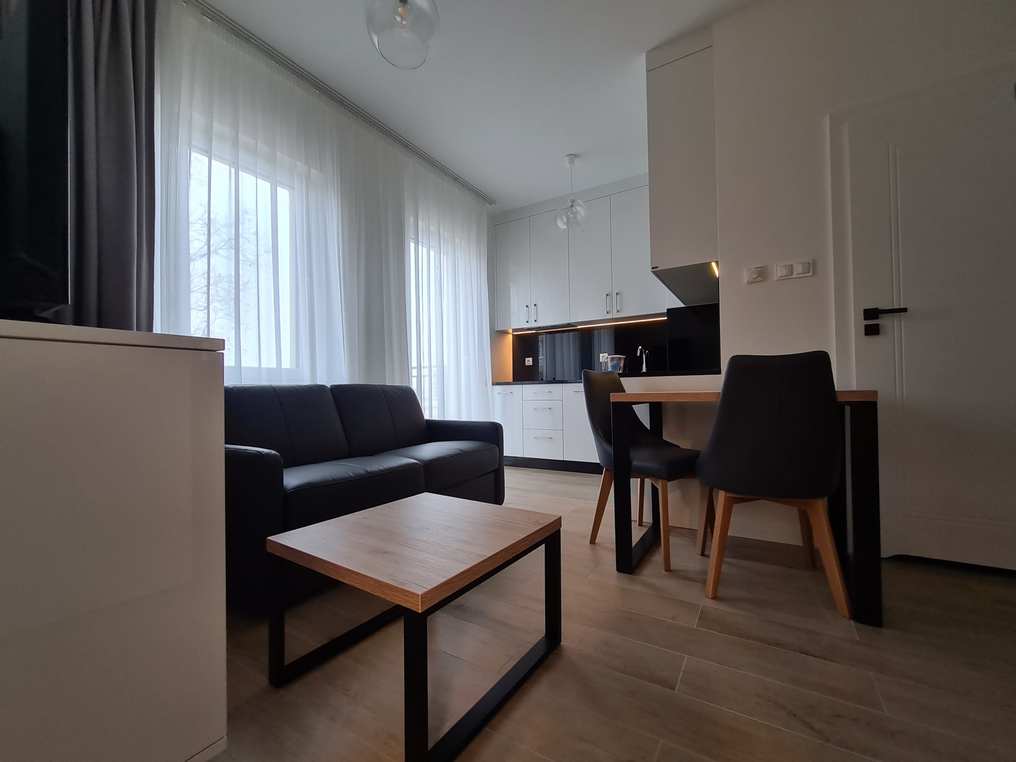 APPARTEMENT MODERNE 2 PIÈCES AVEC BALCON PROCHE WUM, OCHOTA