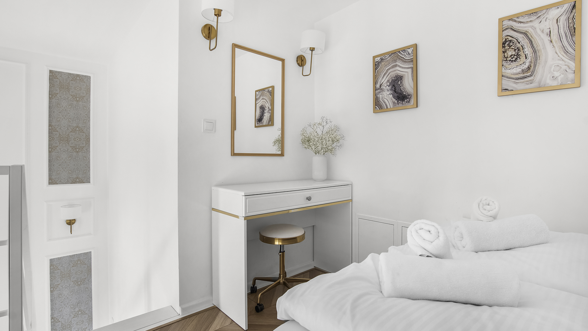 Studio, Wrocław, Plac Jana Pawła II 27/12 – Boulevard Vieille Ville