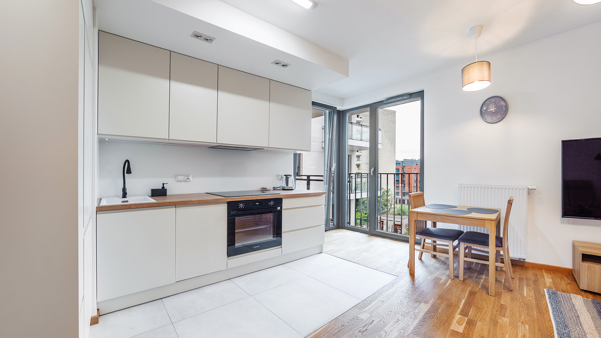 Appartement deux chambres, Gdańsk, Długie Ogrody 18/50 – à 7 minutes à pied de la Vieille Ville, dans un immeuble avec terrasse sur le toit.