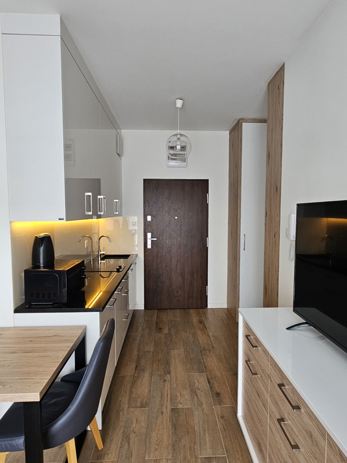 MODERN 2-room apartment in OCHOTA DISTRICT near WUM | photo 2