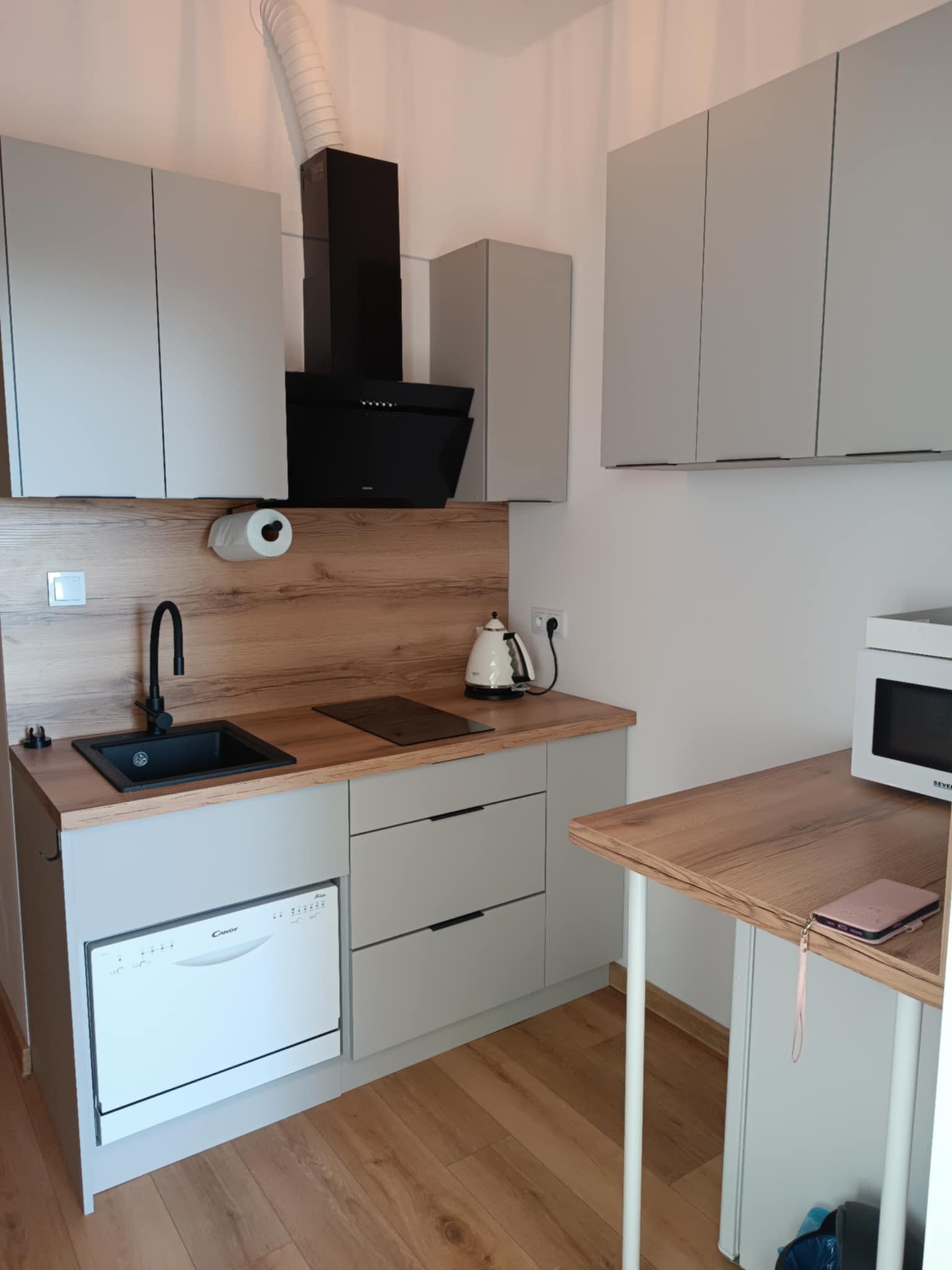 Studio moderne avec balcon au centre-ville (Ochota, Triton Park) — photo 4
