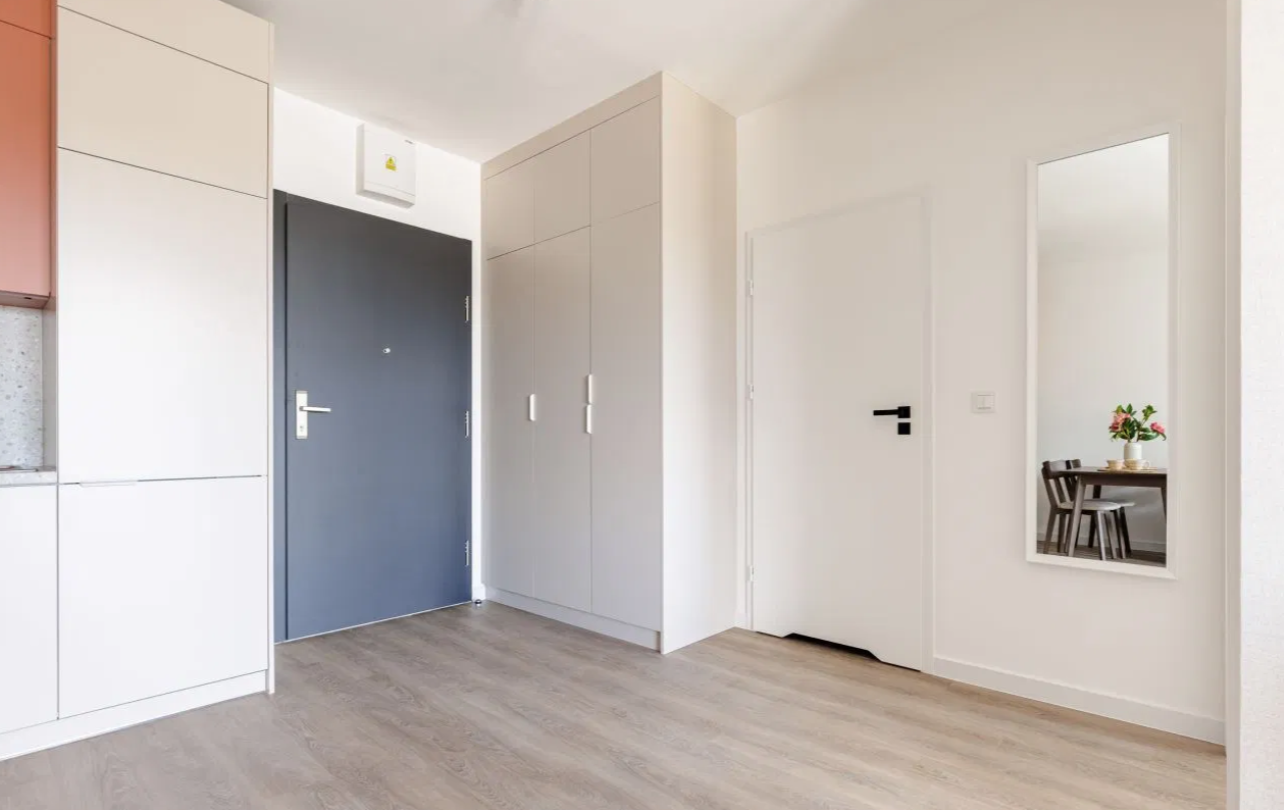 MODERN NEW 2-room apartment WITH BALCONY IN WOLA DISTRICT (no deposit)