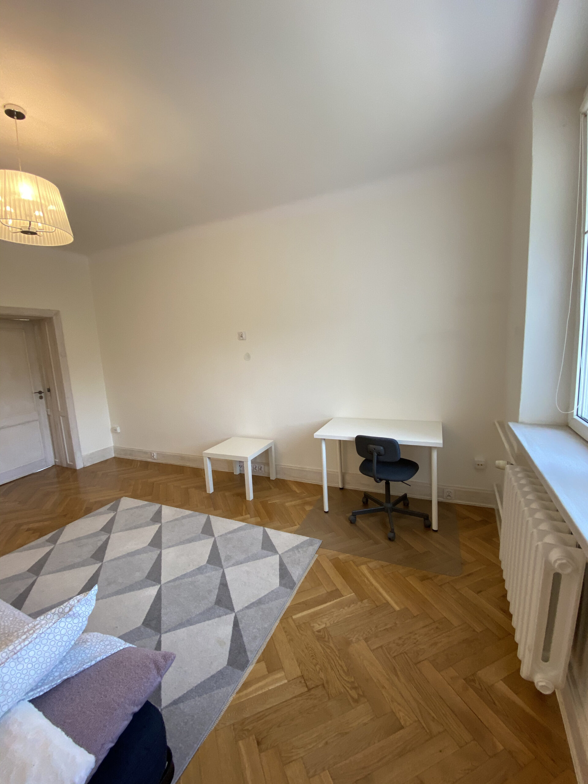 APPARTEMENT MODERNE, spacieux 3 pièces séparées – Ligne de métro 1 / Quartier Mokotów – ERASMUS BIENVENUE