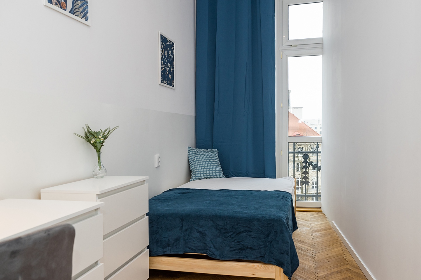 4 bedrooms in the city centre, Mokotowska street, ERASMUS welcome