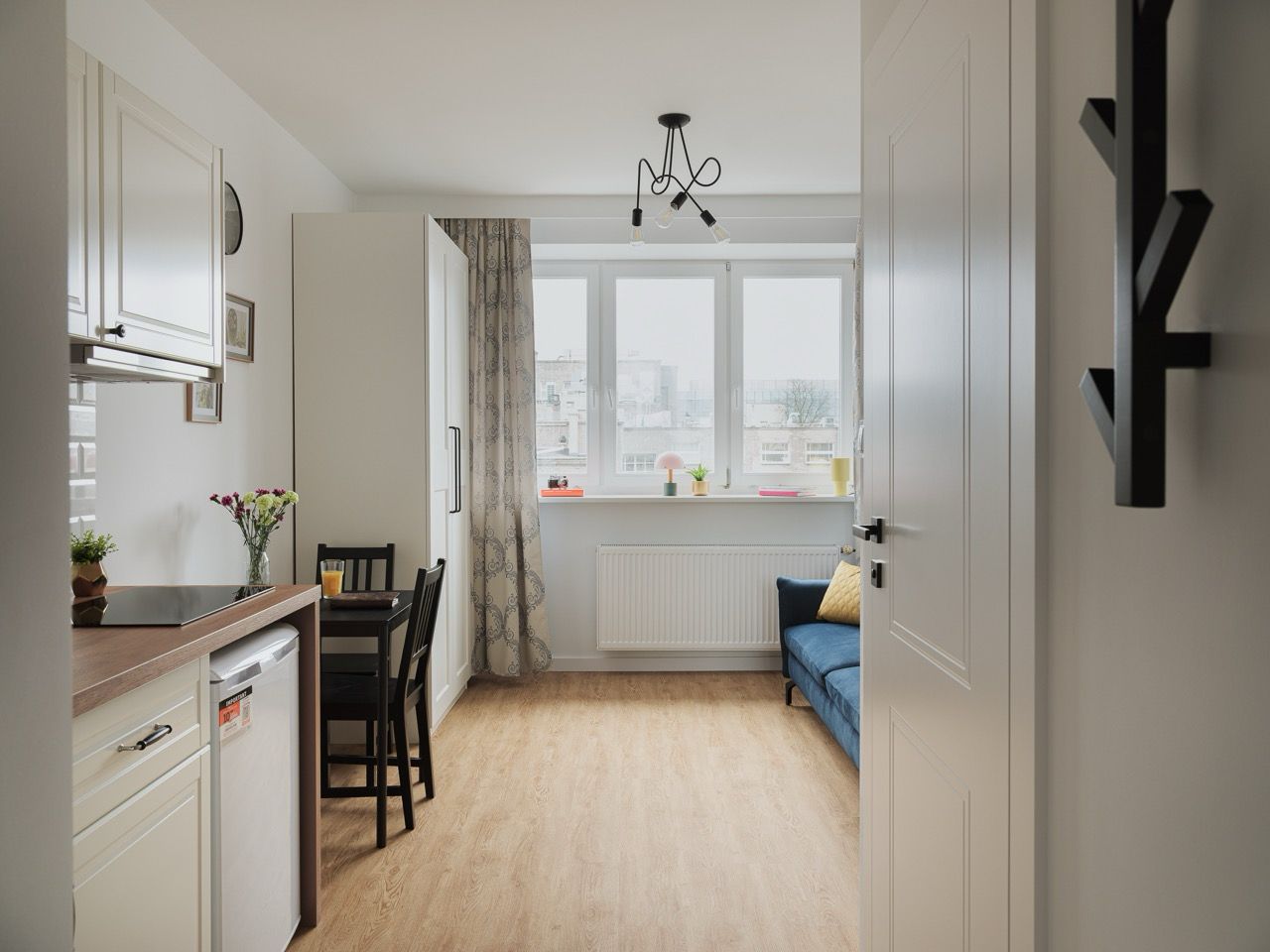 STUDIO MODERNE NEUF au CENTRE-VILLE — photo 2
