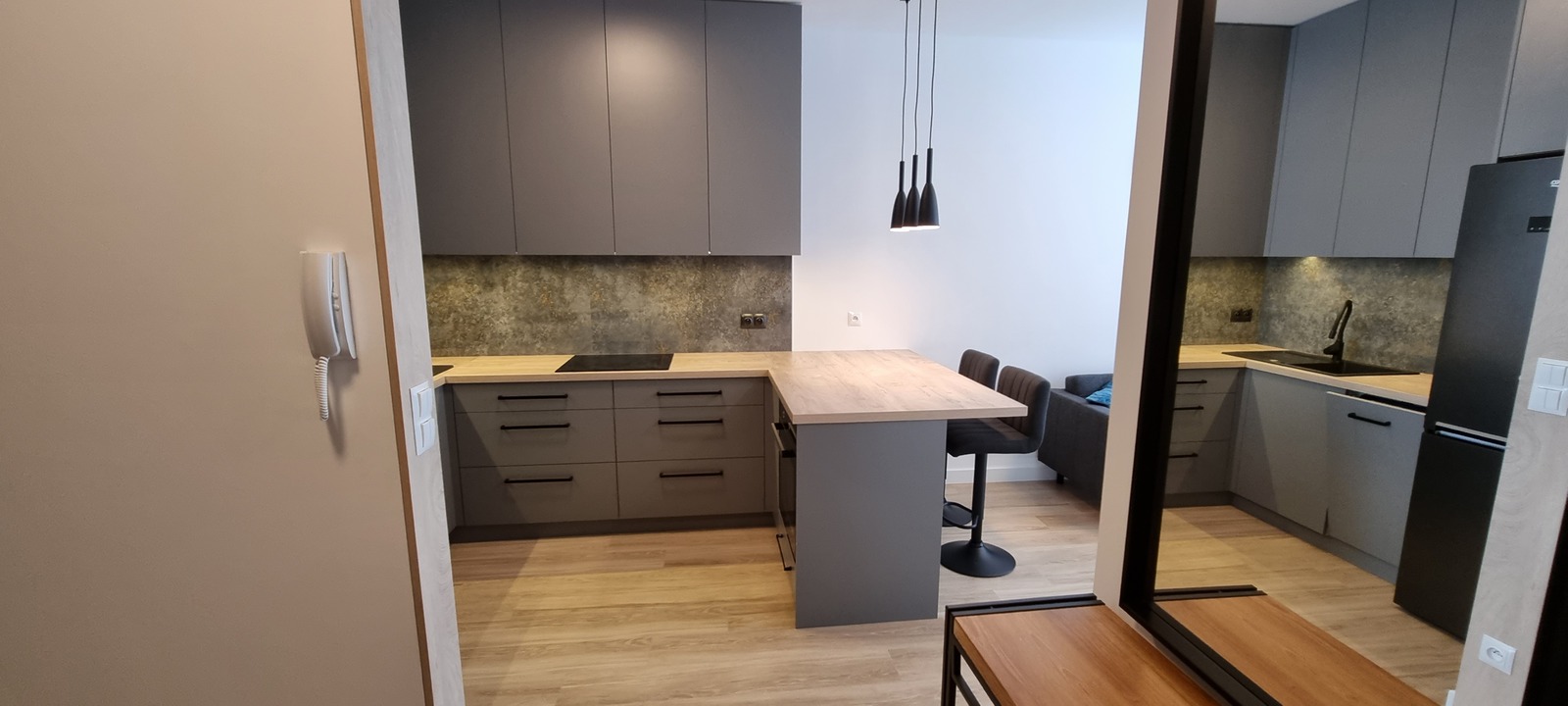SPACIOUS 2-ROOM APARTMENT– SIEDMIOGRODZKA ,WOLA area/ Warsaw Spire /AC/