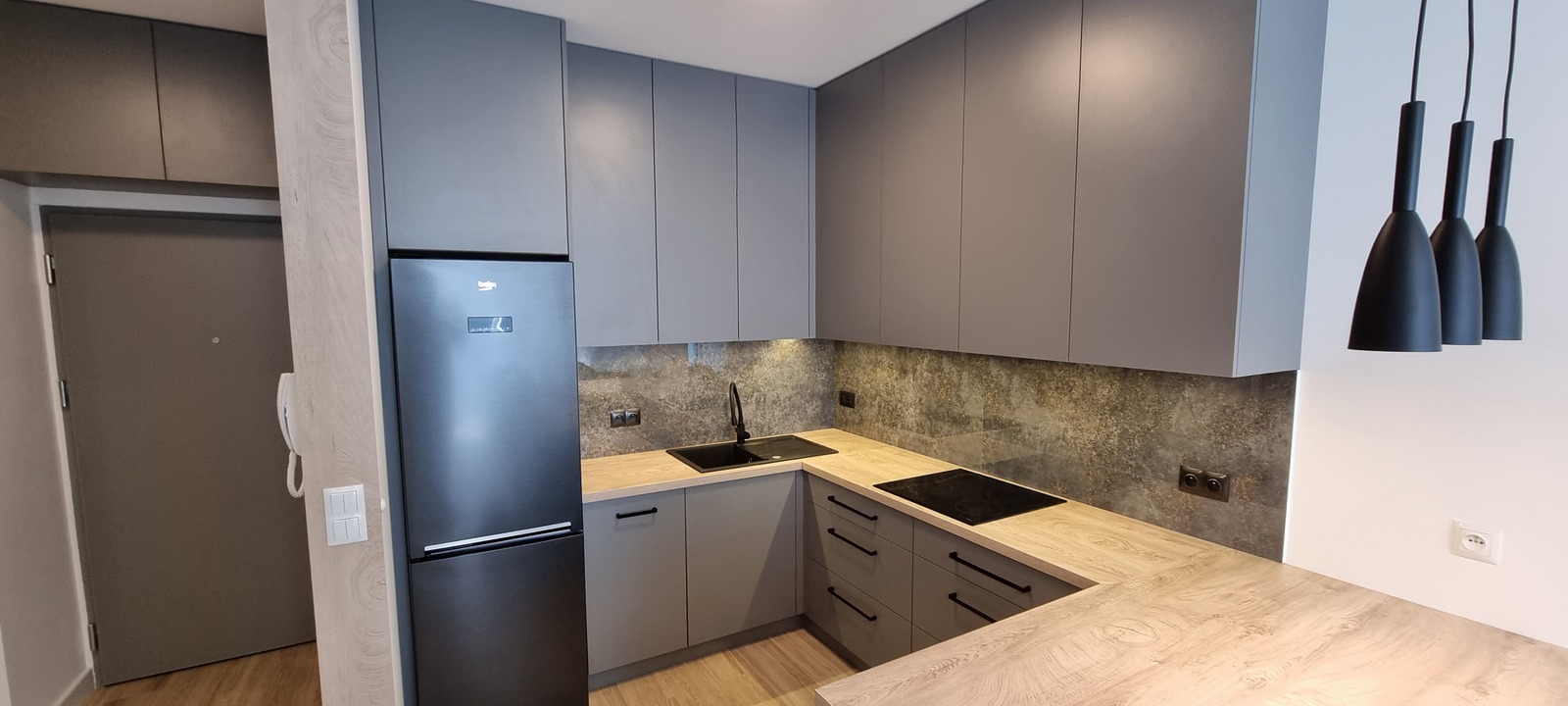 SPACIOUS 2-ROOM APARTMENT– SIEDMIOGRODZKA ,WOLA area/ Warsaw Spire /AC/