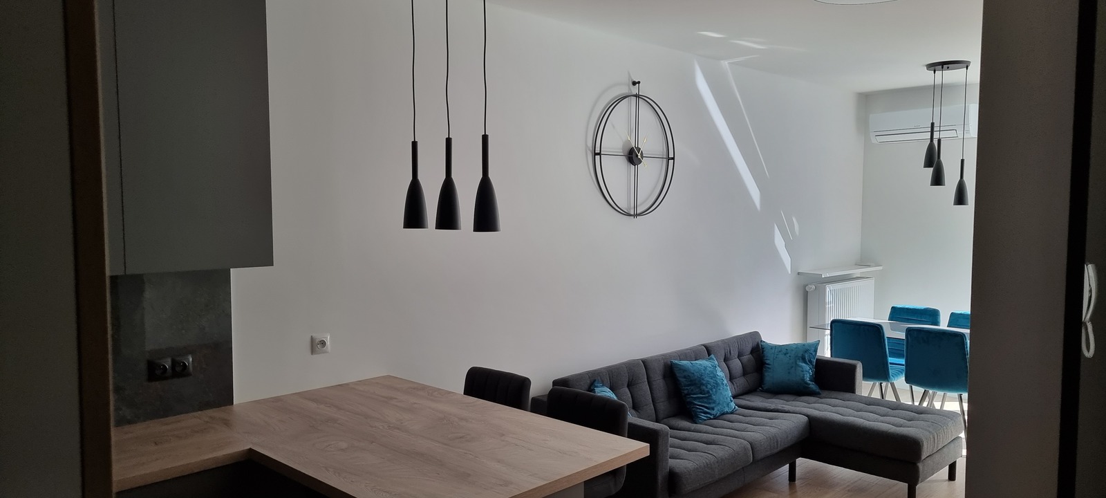 SPACIOUS 2-ROOM APARTMENT– SIEDMIOGRODZKA ,WOLA area/ Warsaw Spire /AC/