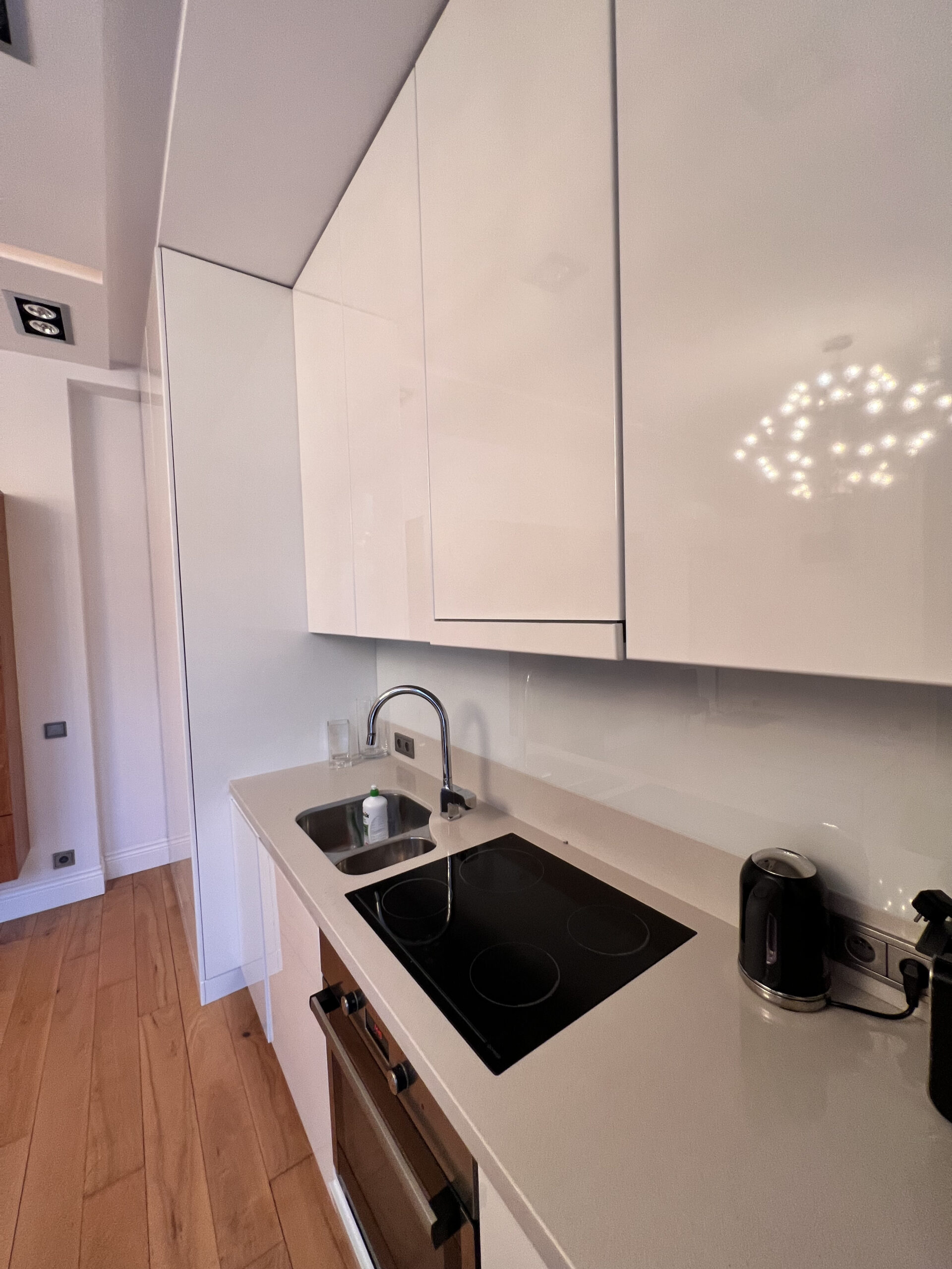 Appartement MODERNE, rue Hoża, CENTRE-VILLE, Varsovie — photo 4