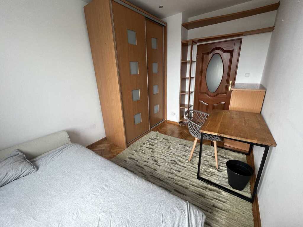 3 separaeted bedrooms | CITY CENTER, Aleja Solidarności, Warsaw- ERASMUS WELCOME