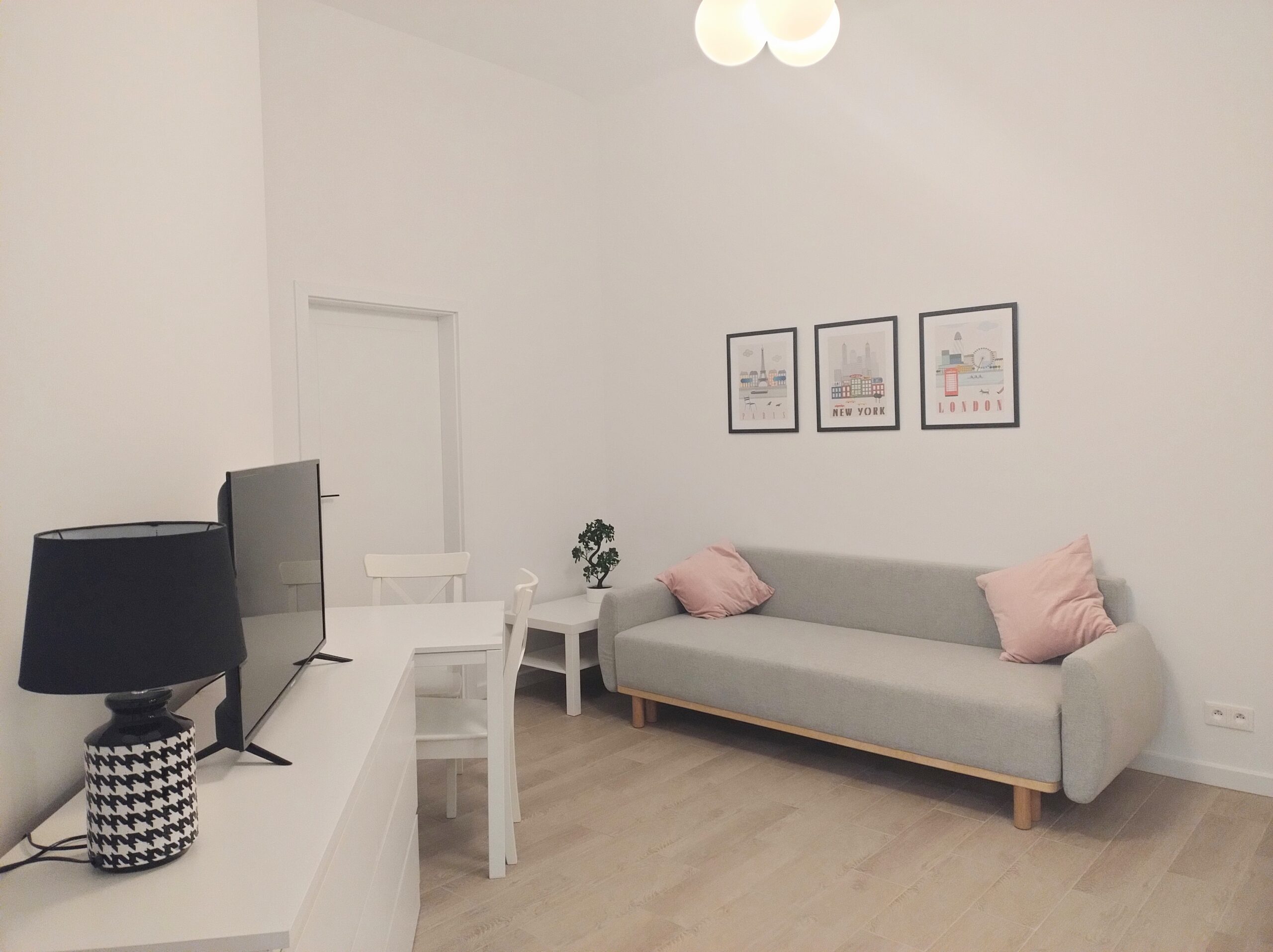 APPARTEMENT MODERNE 2 PIÈCES AU CENTRE-VILLE