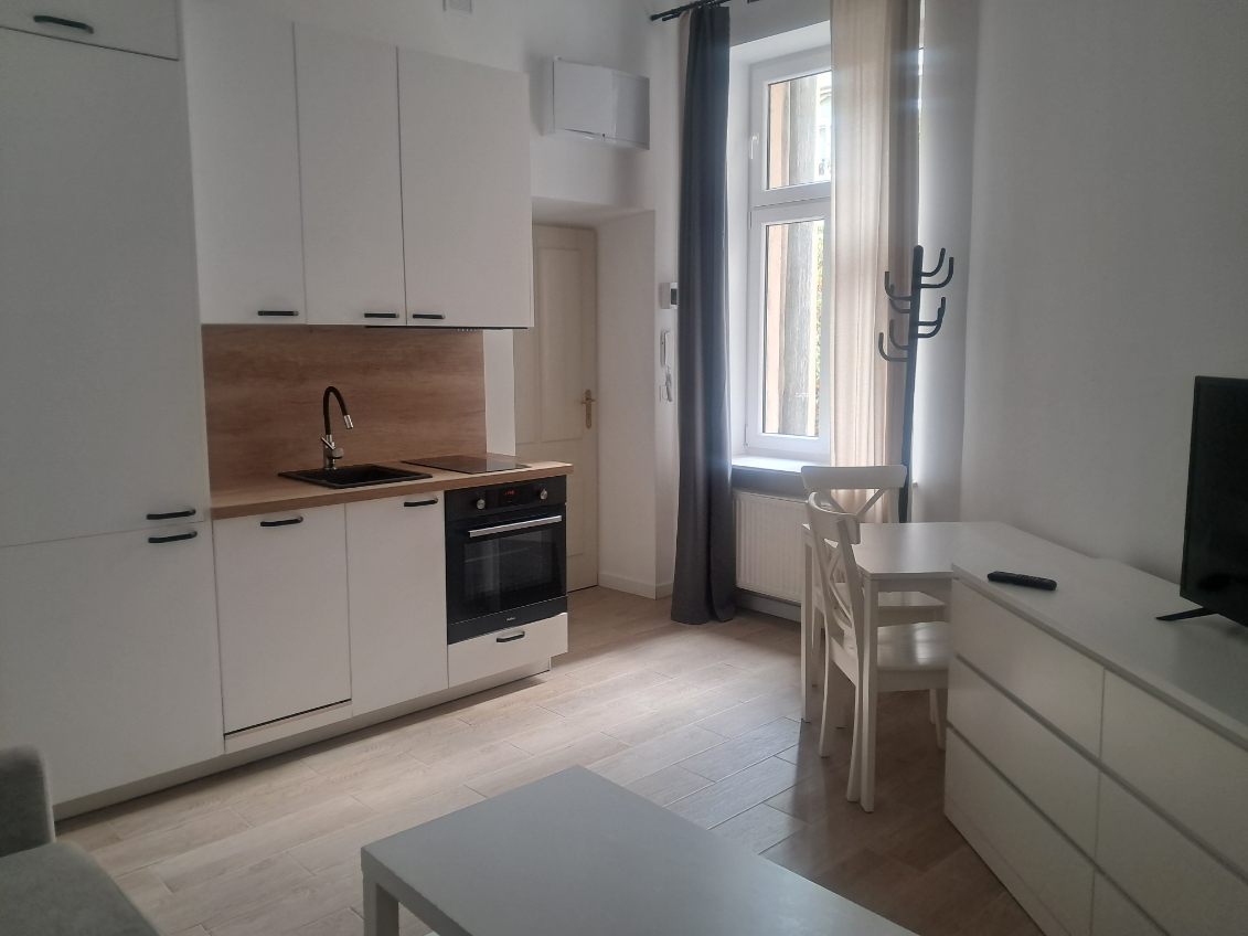 APPARTEMENT MODERNE 2 PIÈCES AU CENTRE-VILLE