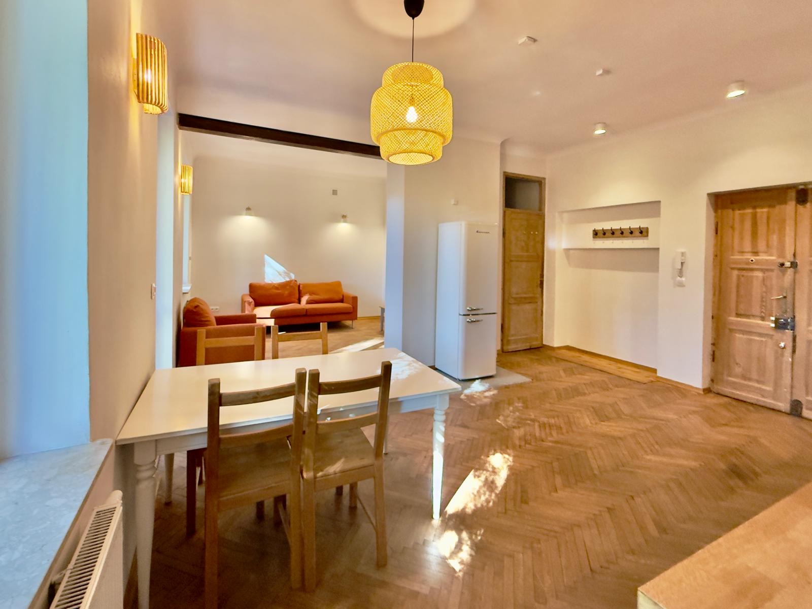 SPACIOUS 2-ROOM flat with balcony in SASKA KEPA / PRAGA POLUDNIE DISTRICT