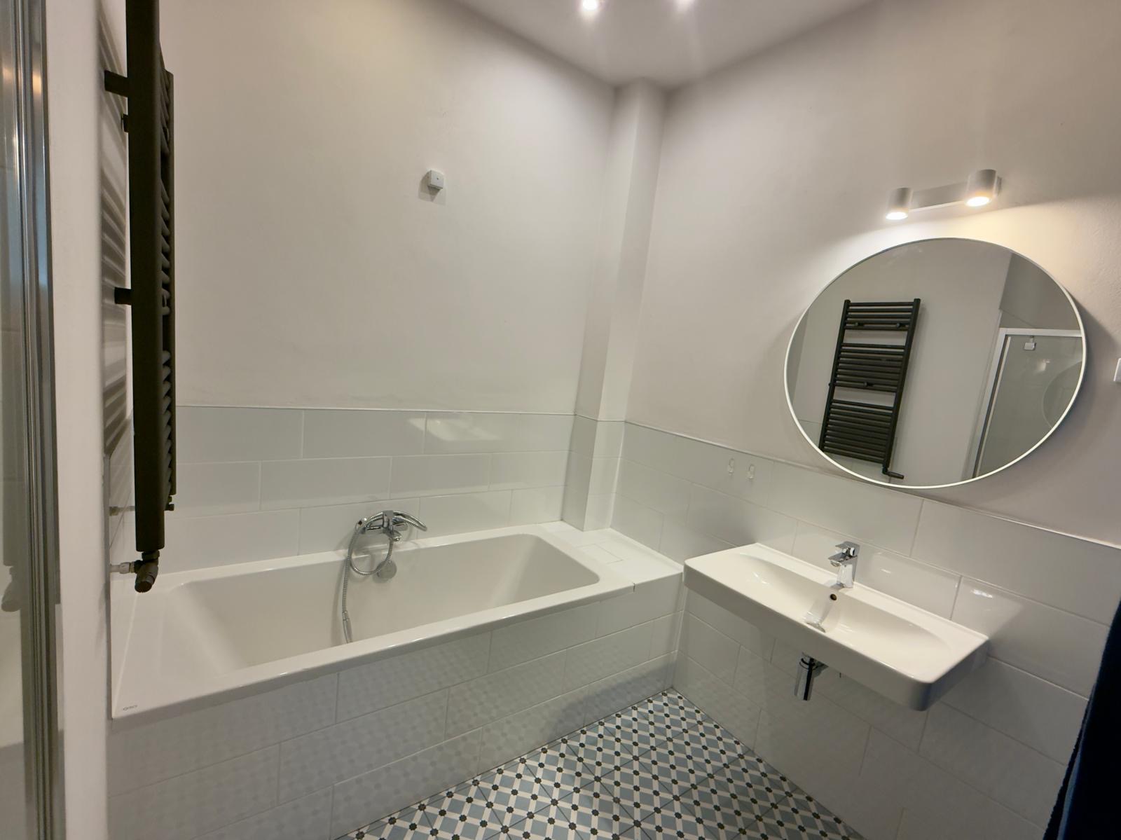 SPACIOUS 2-ROOM flat with balcony in SASKA KEPA / PRAGA POLUDNIE DISTRICT
