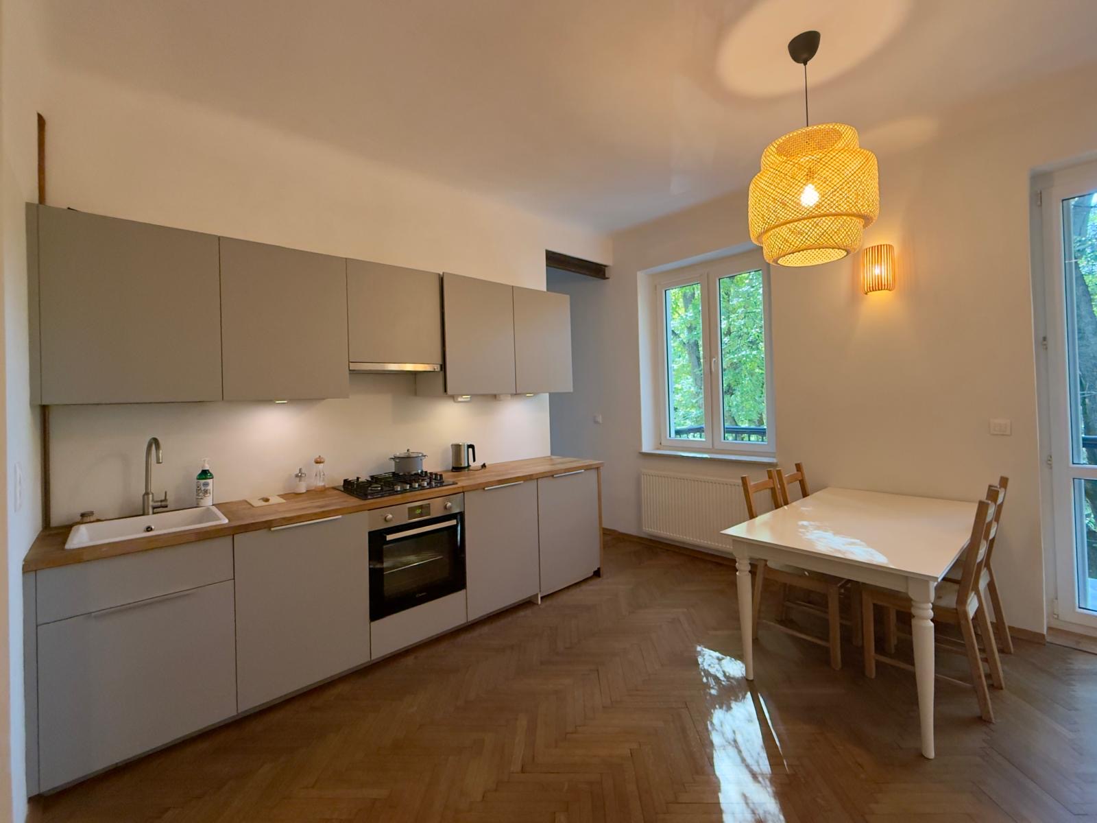 SPACIOUS 2-ROOM flat with balcony in SASKA KEPA / PRAGA POLUDNIE DISTRICT