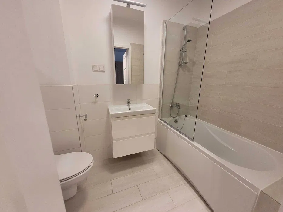 APPARTEMENT MODERNE 2 PIÈCES avec balcon à PRAGA POŁUDNIE