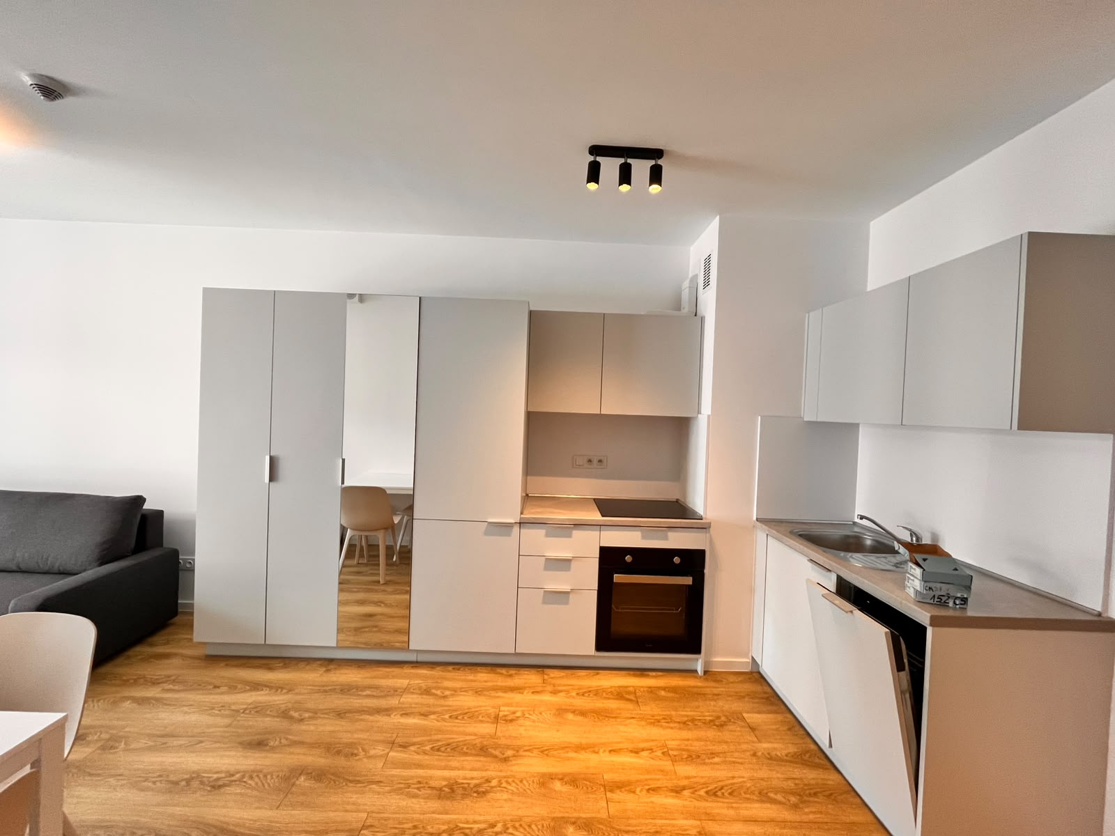 MODERN 2-room flat WITH BALCONY in PRAGA POLUDNIE — photo 4