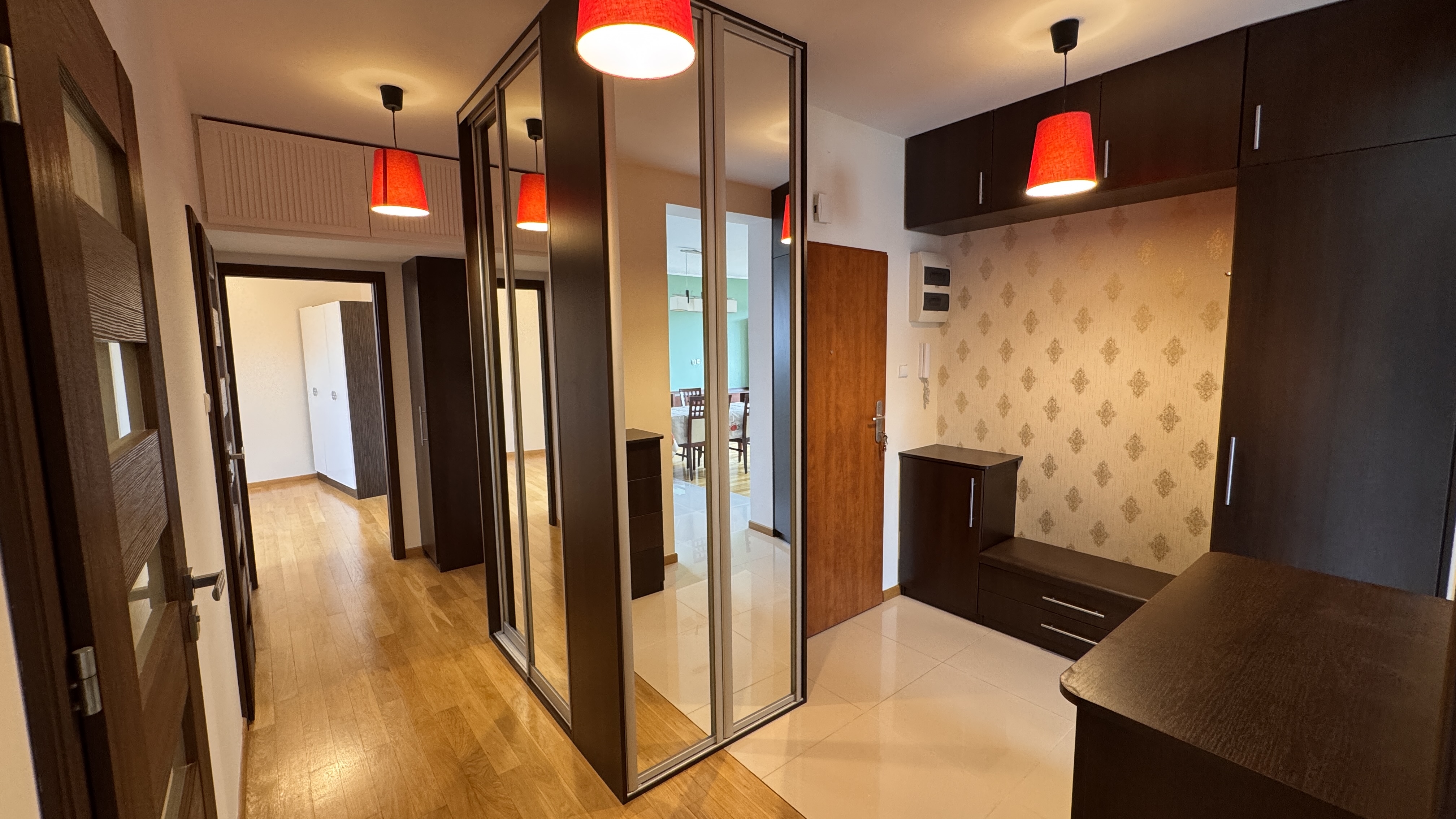 SPACIOIUS 3-room flat with balcony and AC in WLOCHY DISTRICT | photo 3