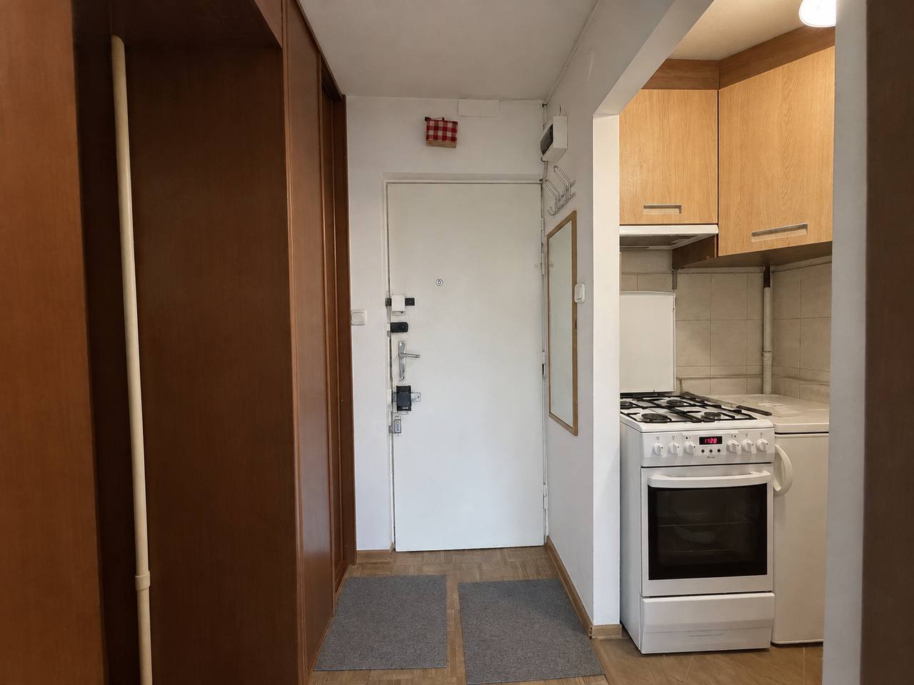 COSY spacious studio flat with balcony in PRAGA DISTRICT