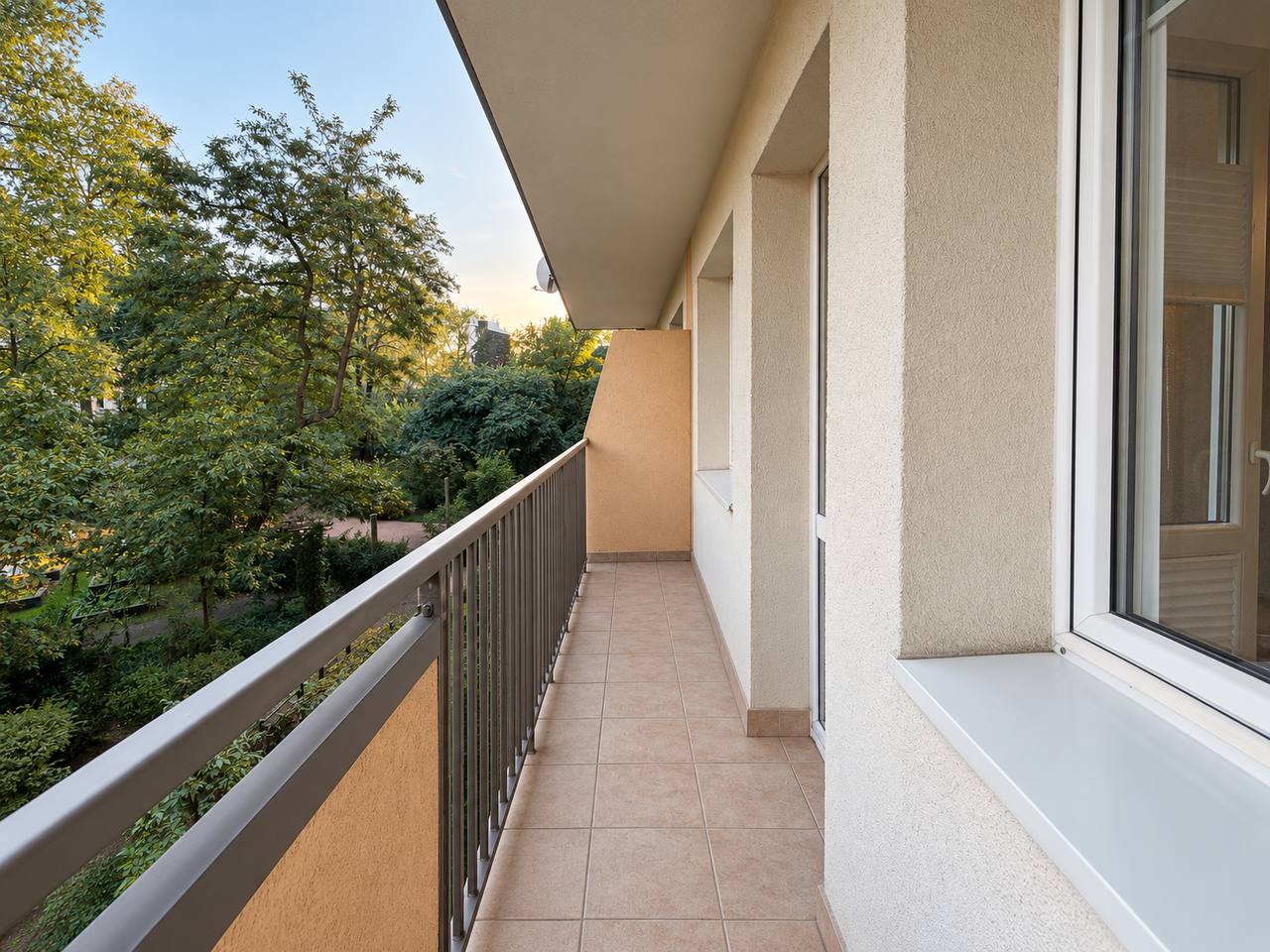 COSY spacious studio flat with balcony in PRAGA DISTRICT
