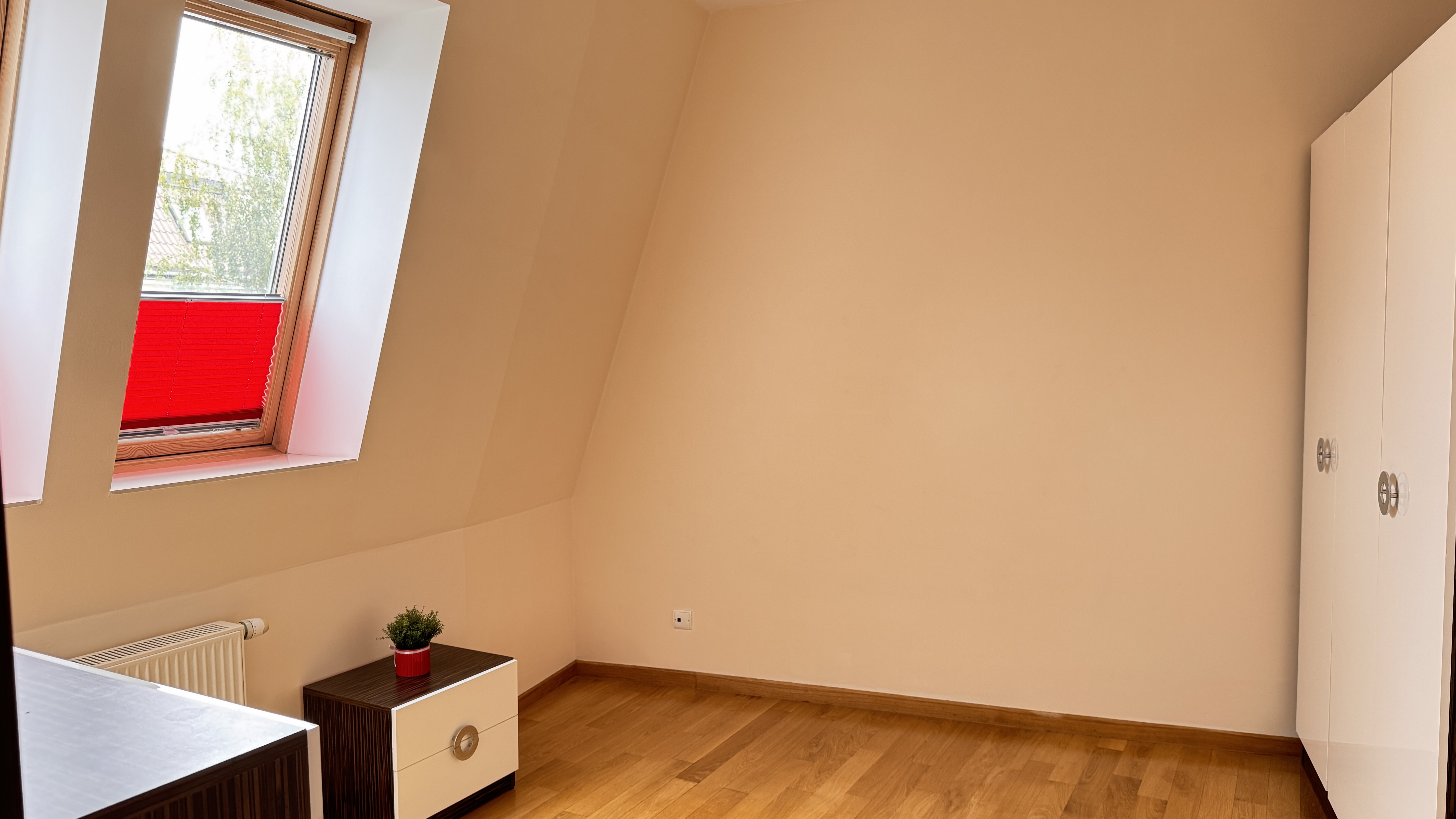 SPACIOIUS 3-room flat with balcony and AC in WLOCHY DISTRICT
