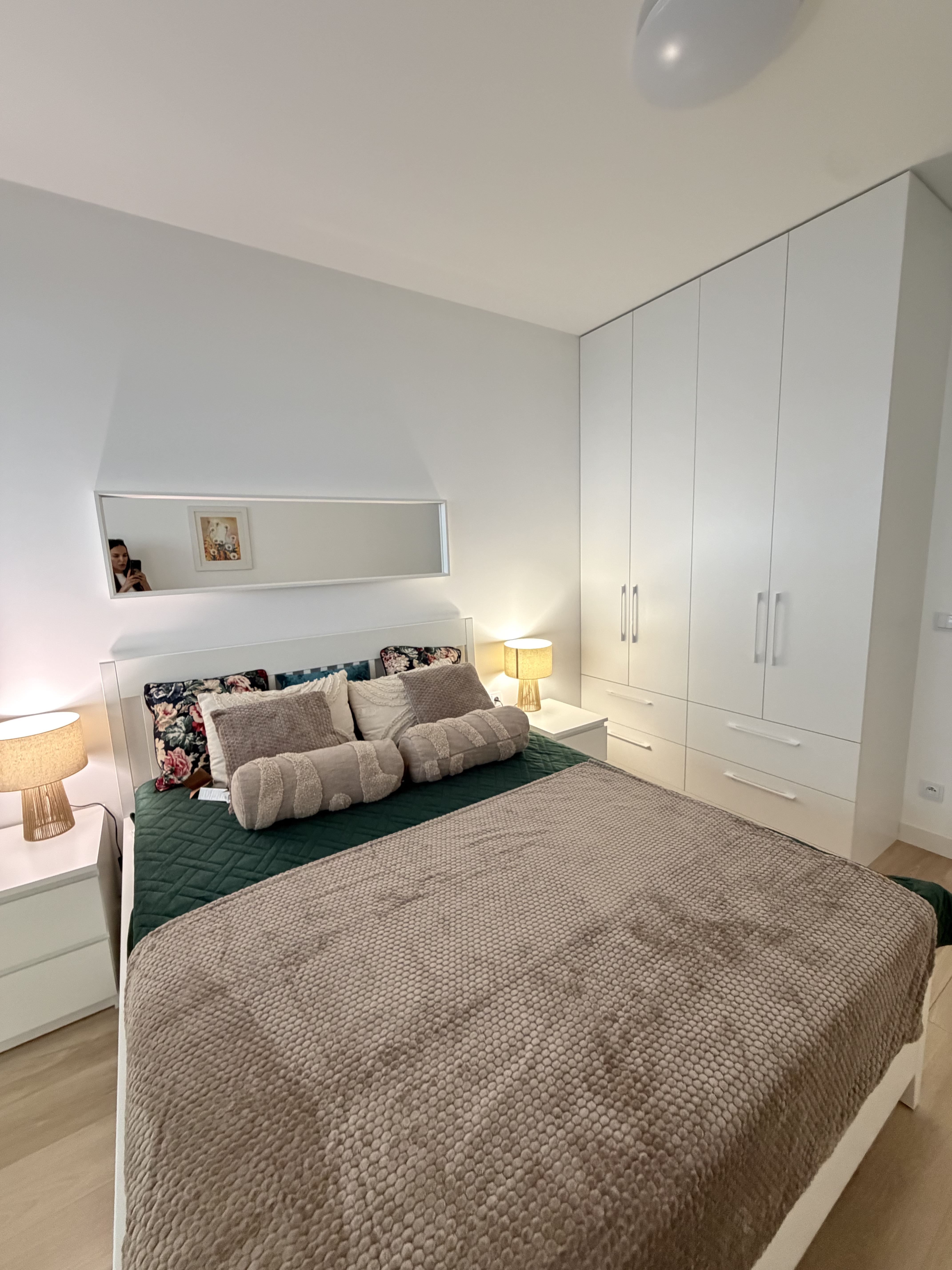 SPACIOUS 2-ROOM APARTMENT– SIEDMIOGRODZKA ,WOLA area/ Warsaw Spire /AC/