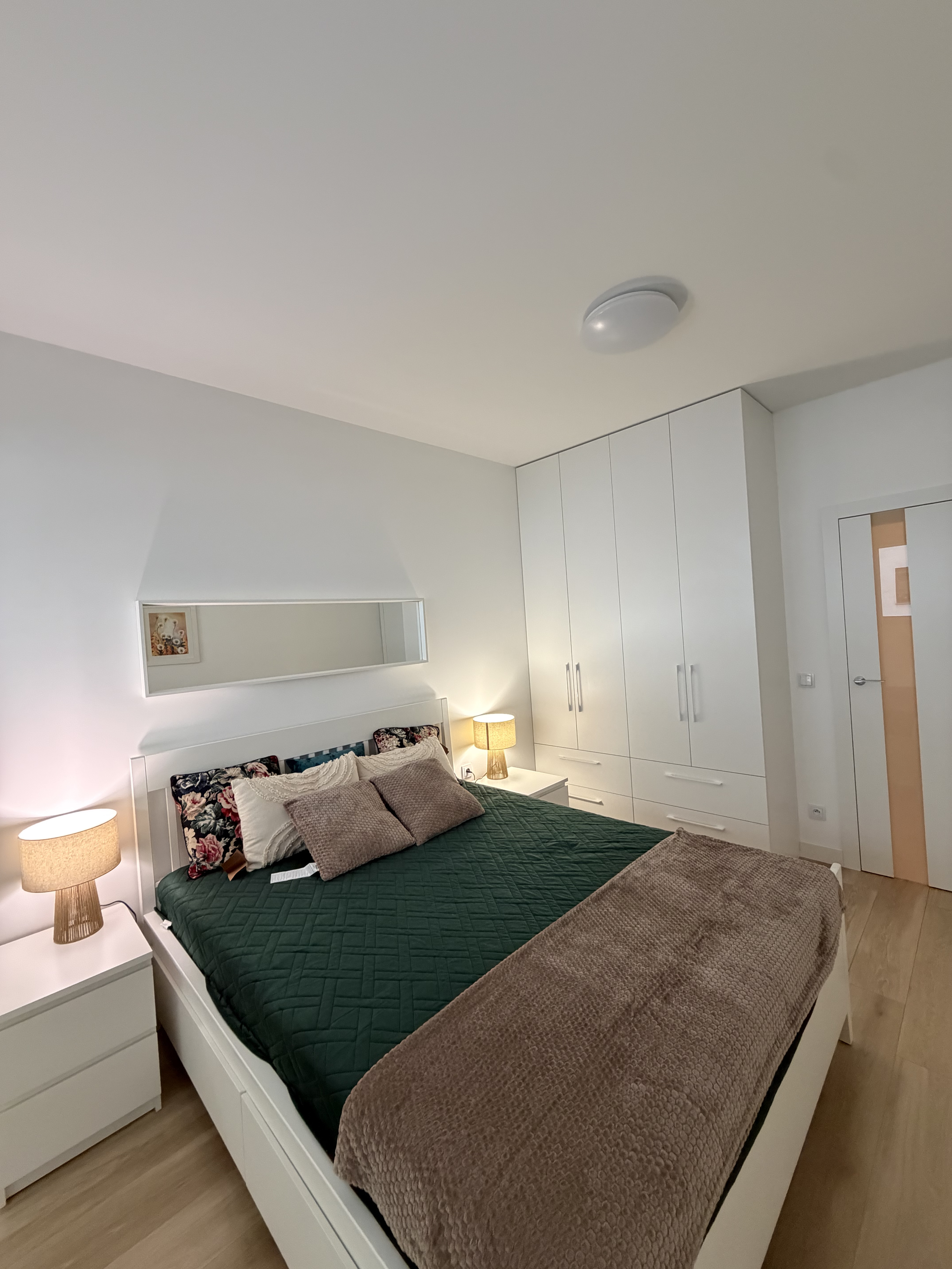 SPACIOUS 2-ROOM APARTMENT– SIEDMIOGRODZKA ,WOLA area/ Warsaw Spire /AC/