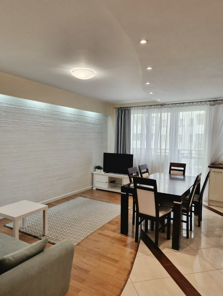 SPACIOUS 3-ROOM APARTMENT | MOKOTOW district near metro