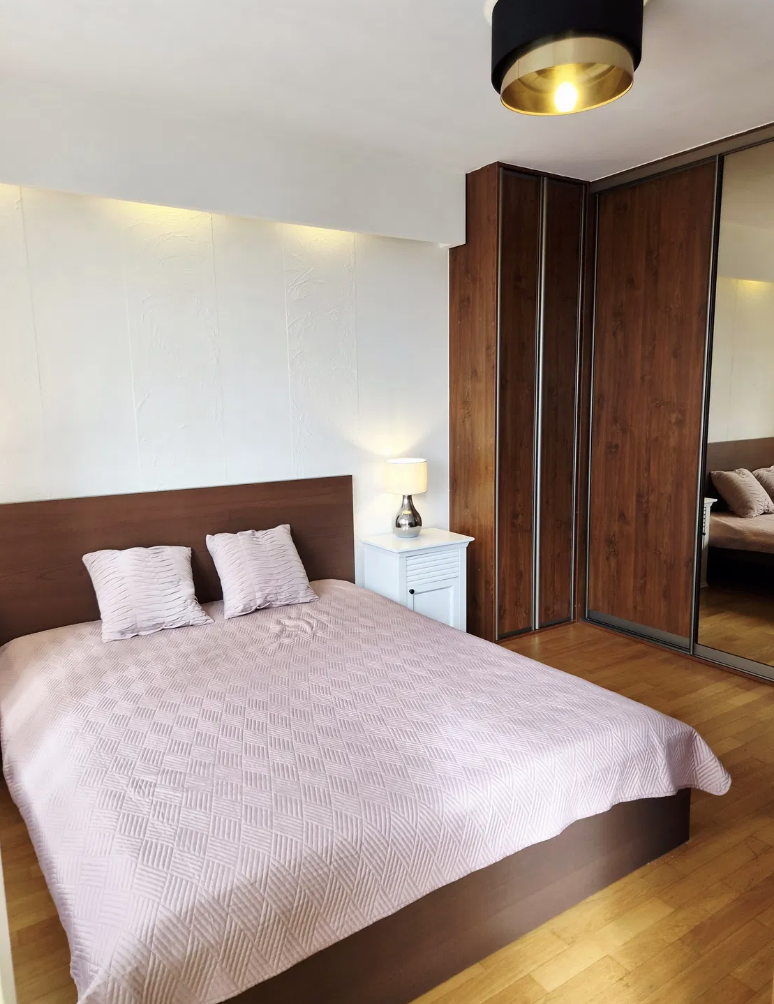 SPACIOUS 3-ROOM APARTMENT | MOKOTOW district near metro