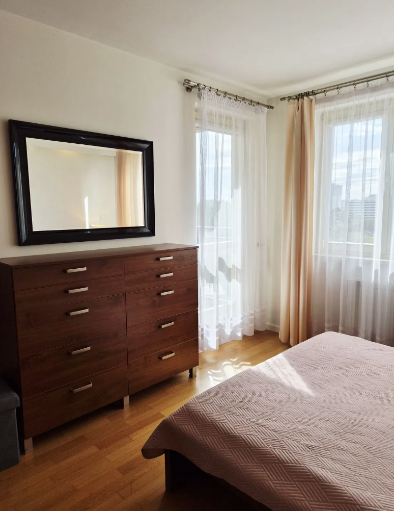 SPACIOUS 3-ROOM APARTMENT | MOKOTOW district near metro