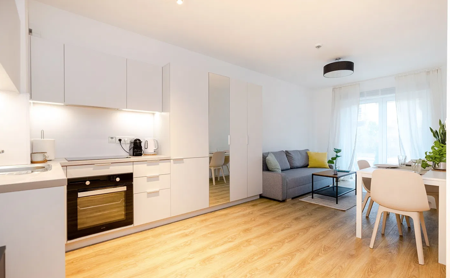 SPACIOUS 2-ROOM APARTMENT | PRAGA district | photo 3