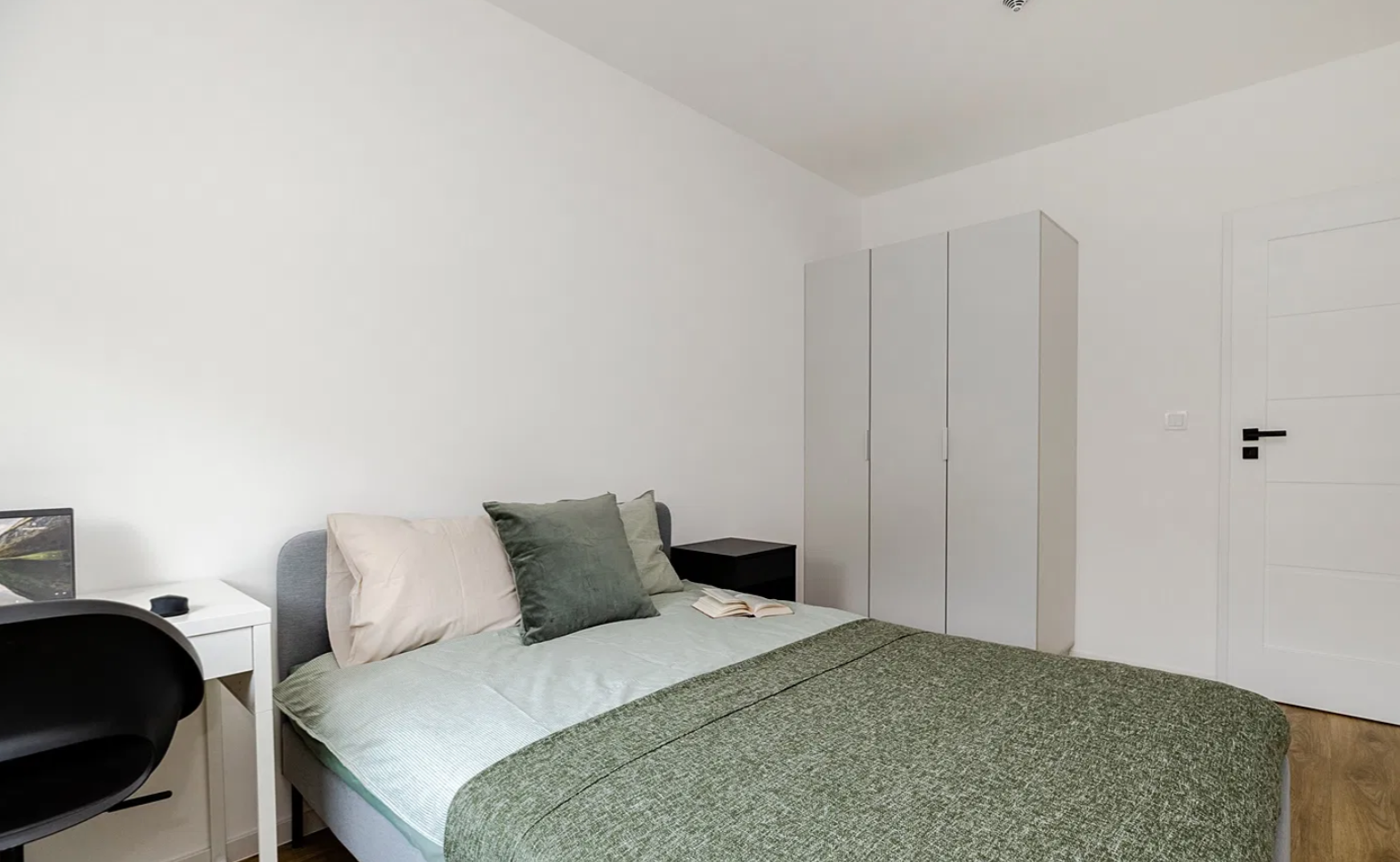 SPACIOUS 2-ROOM APARTMENT | PRAGA district