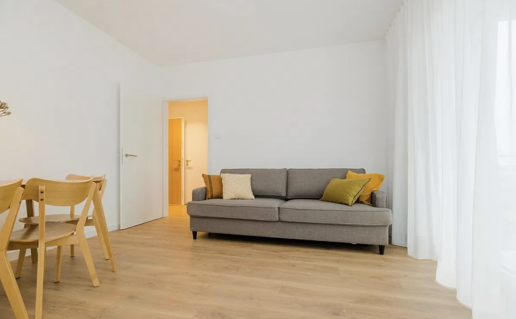 SPACIOUS 3-room flat with balcony in PRAGA DISTRICT | photo 2