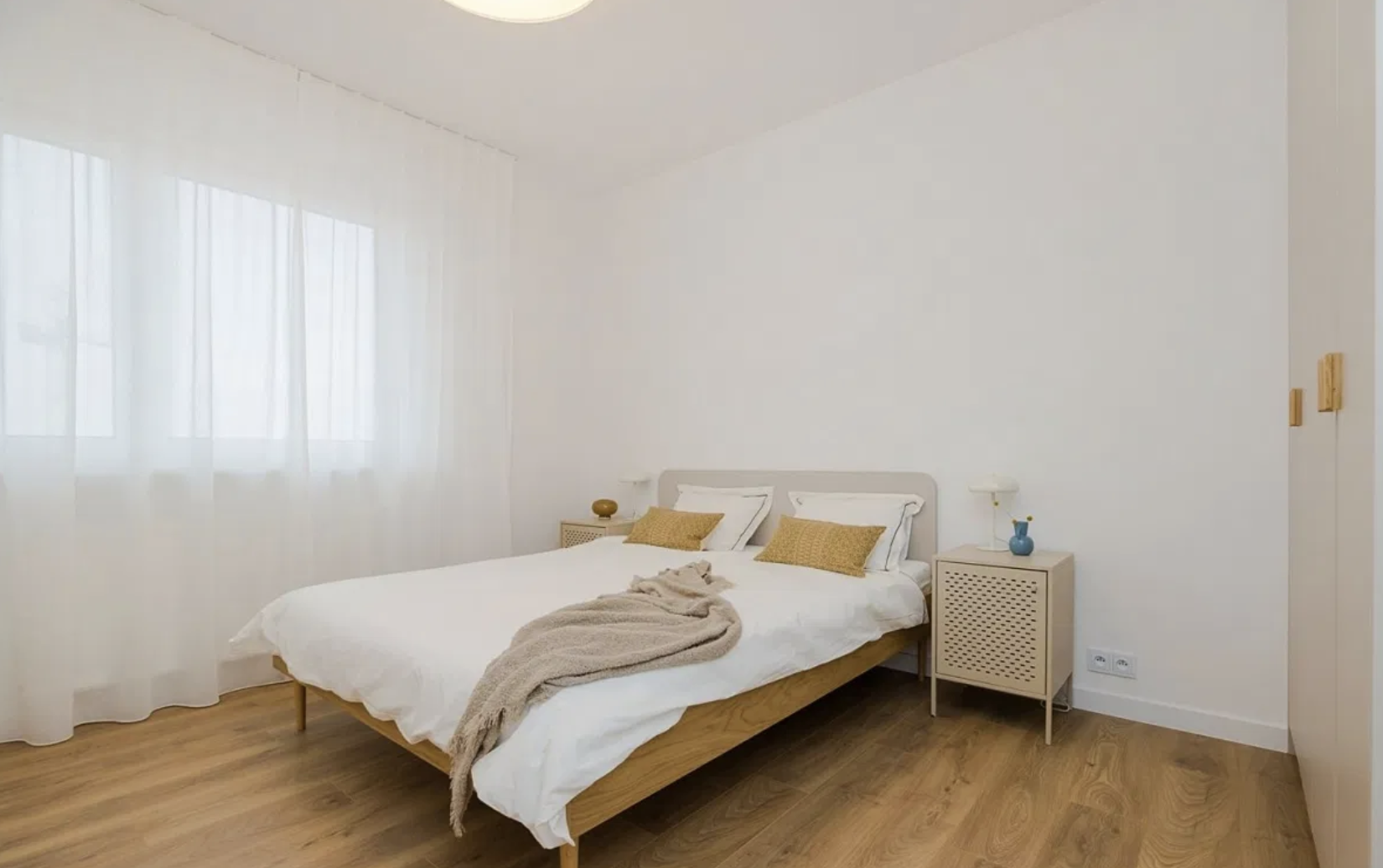 SPACIOUS 3-room flat with balcony in PRAGA DISTRICT