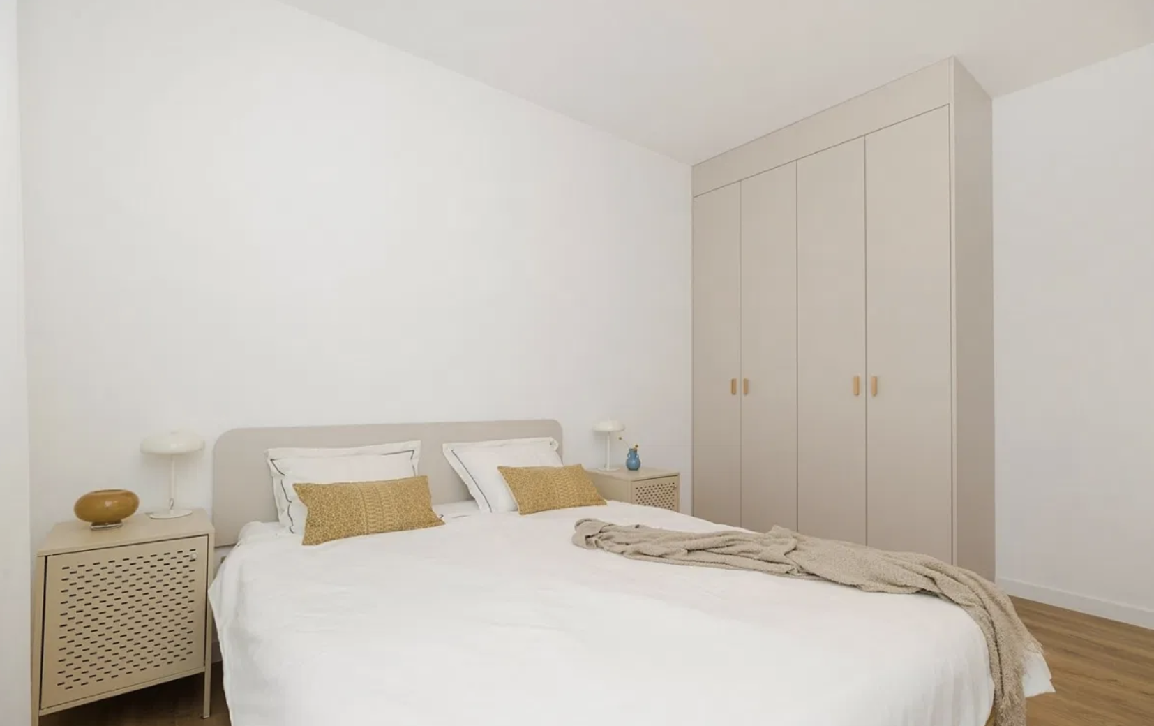 SPACIOUS 3-room flat with balcony in PRAGA DISTRICT