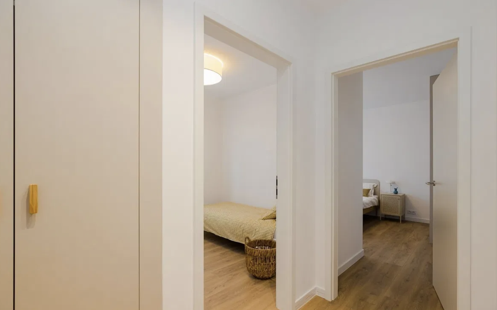 SPACIOUS 3-room flat with balcony in PRAGA DISTRICT
