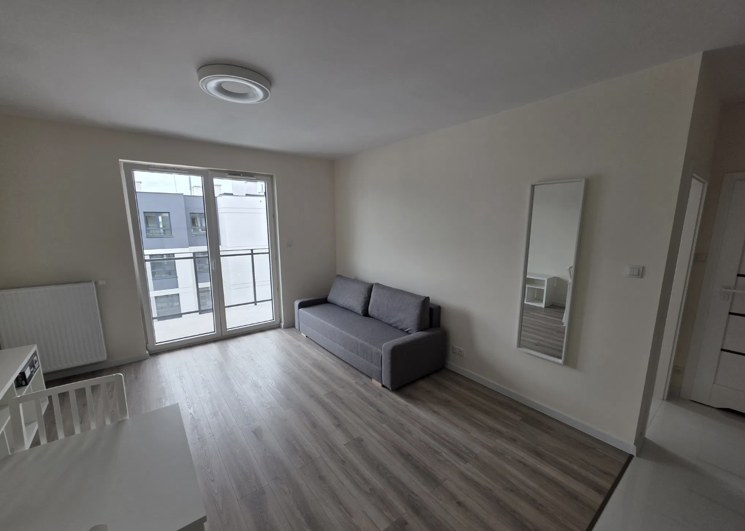 COSY AND SPACIOUS 2-room flat with balcony in WLOCHY DISTRICT | photo 3
