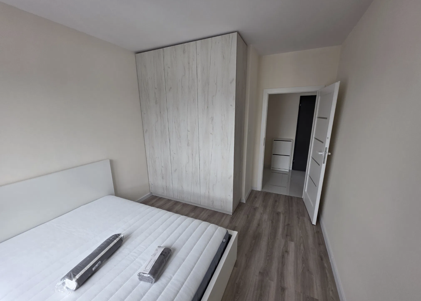 COSY AND SPACIOUS 2-room flat with balcony in WLOCHY DISTRICT