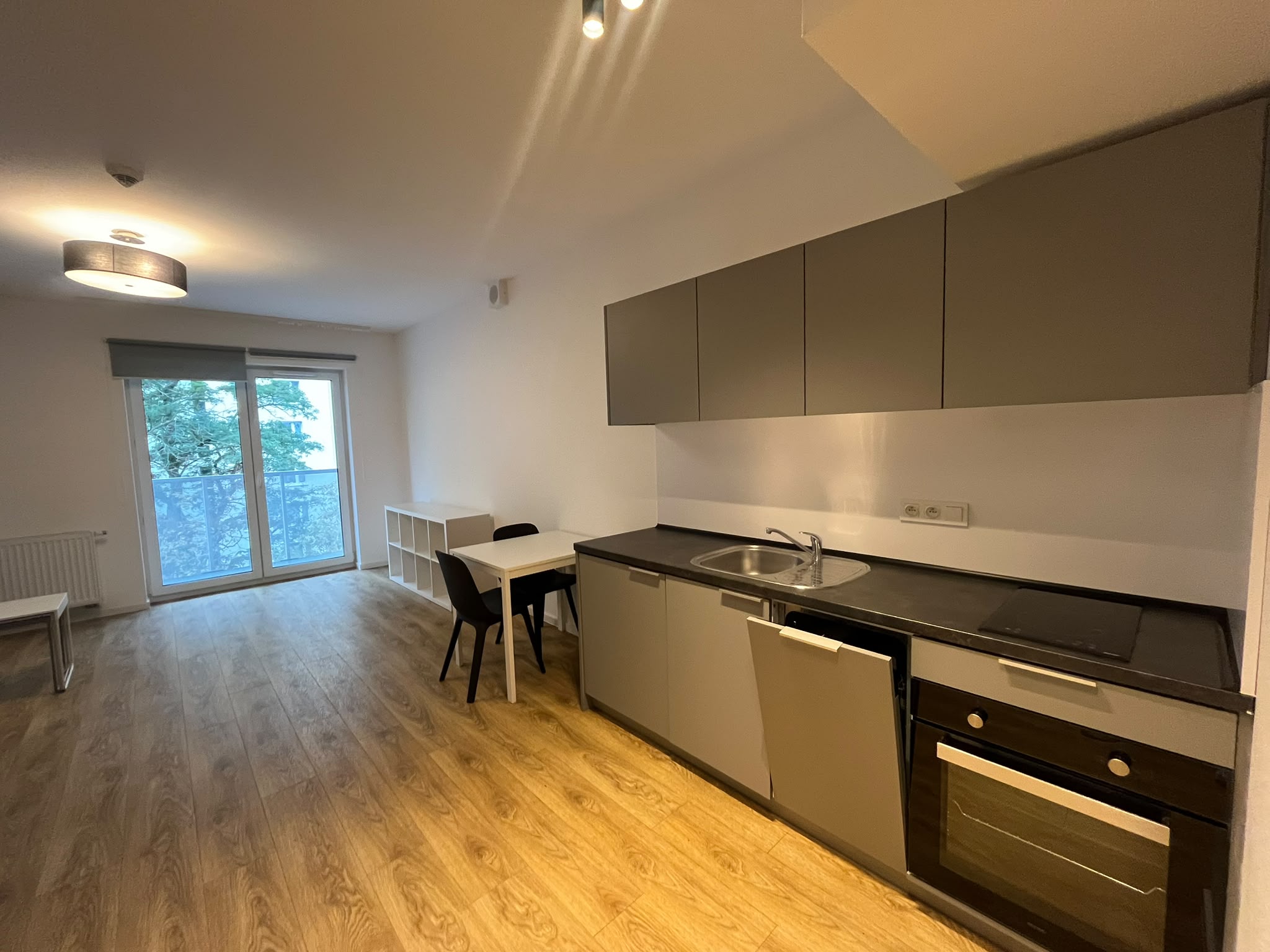 SPACIOUS STUDIO FLAT with balcony IN PRAGA POLUDNIE DISTRICT