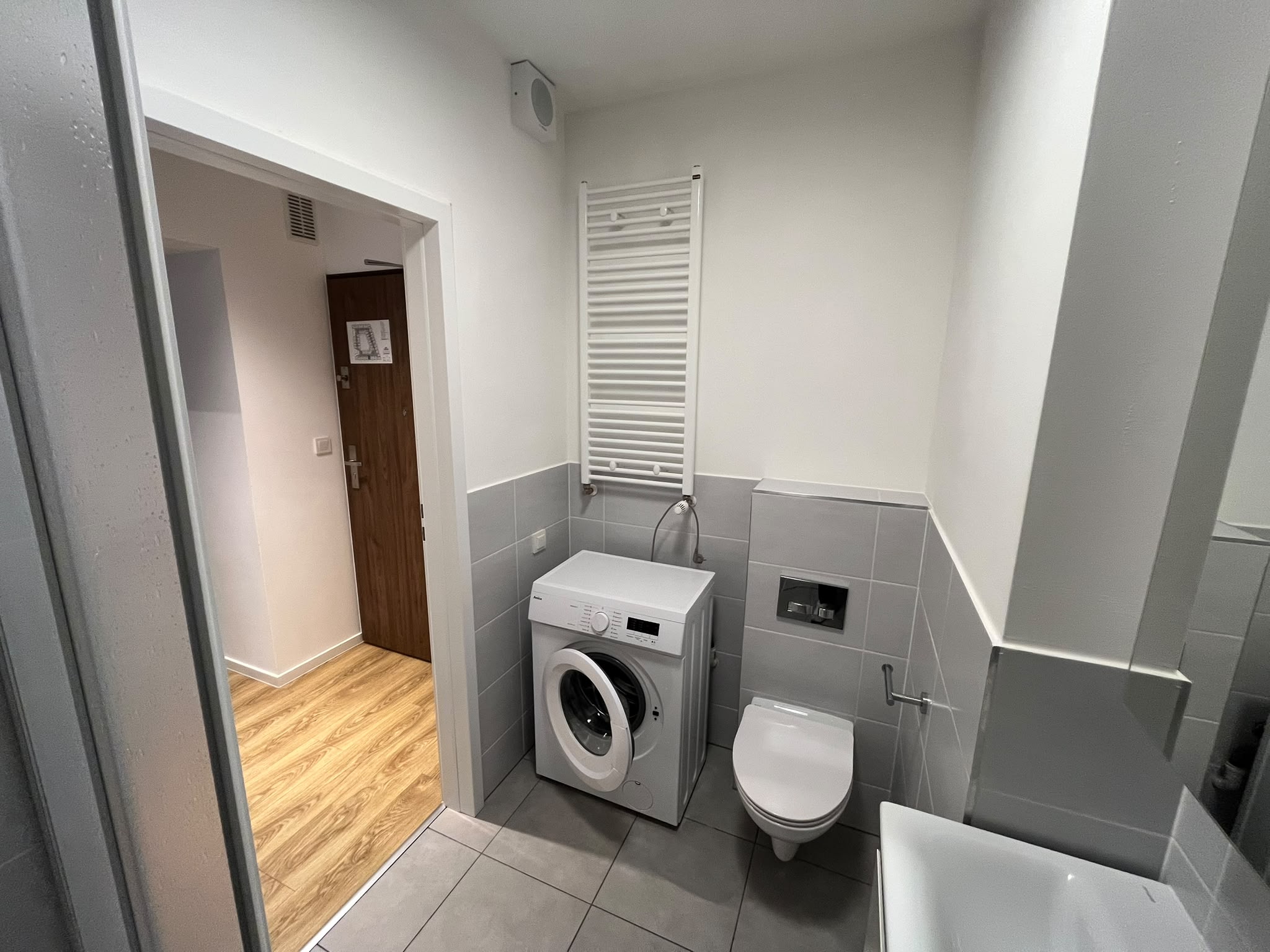 SPACIOUS STUDIO FLAT with balcony IN PRAGA POLUDNIE DISTRICT