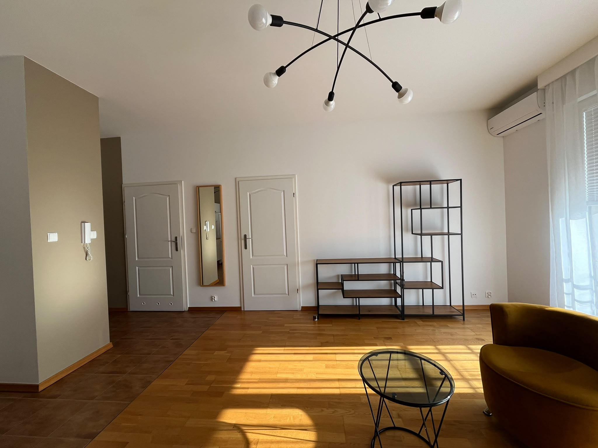 SPACIOUS and COZY 2-room flat with BALCONY AND AC in URSUS DISTRICT close to SKM | photo 4
